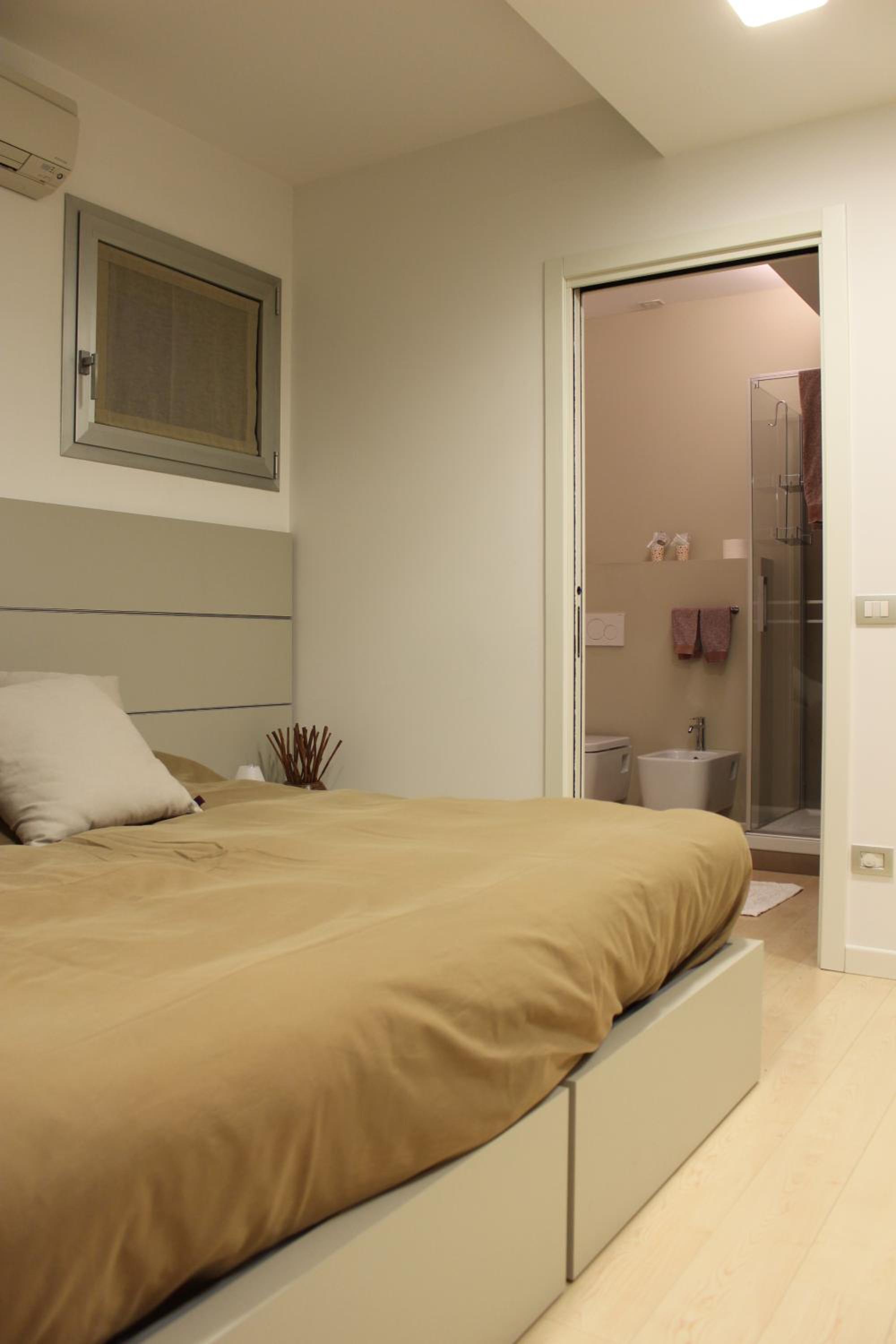 Double or Twin Room with Private Bathroom photo 2