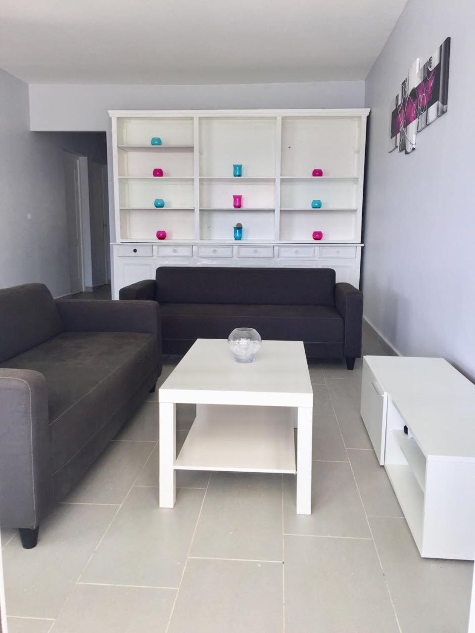 Apartment photo 2