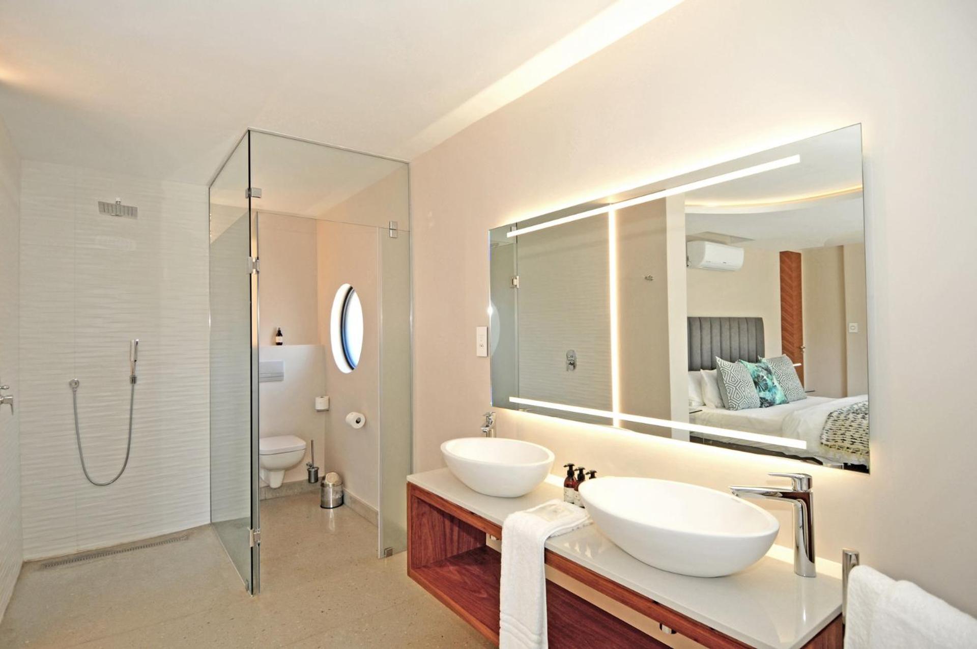 Deluxe Double or Twin Room - Photo 6
