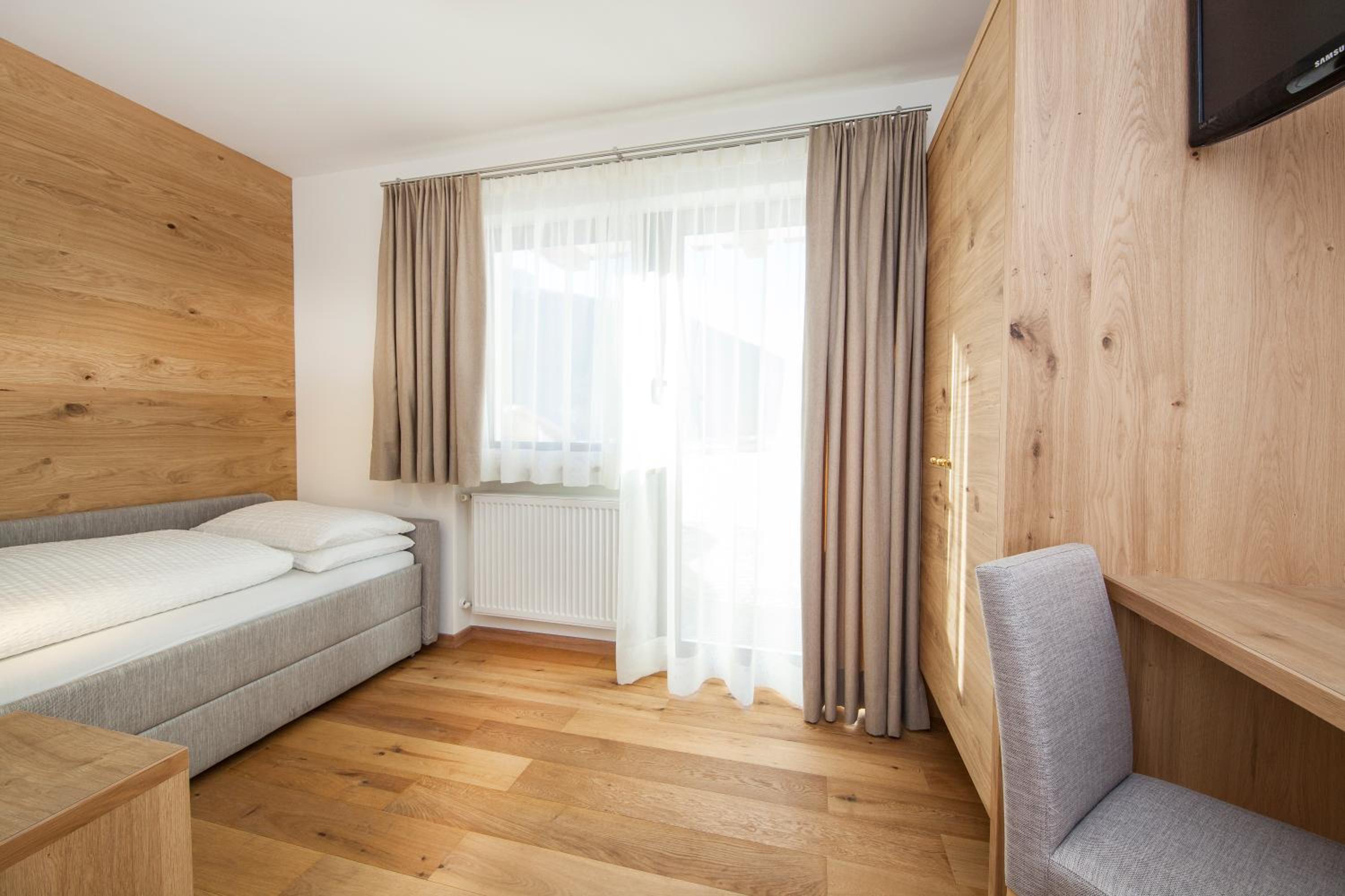  Double Room with Bunk Bed