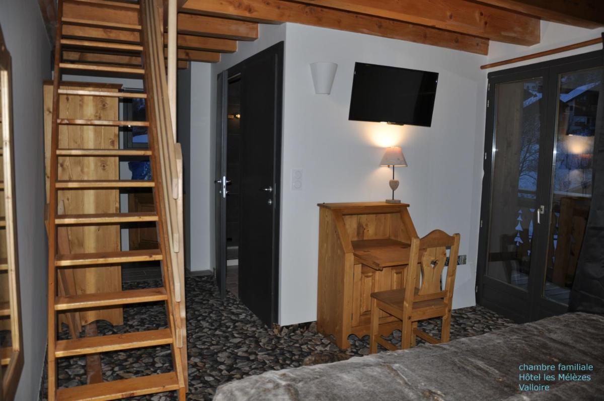 Family Room photo 3