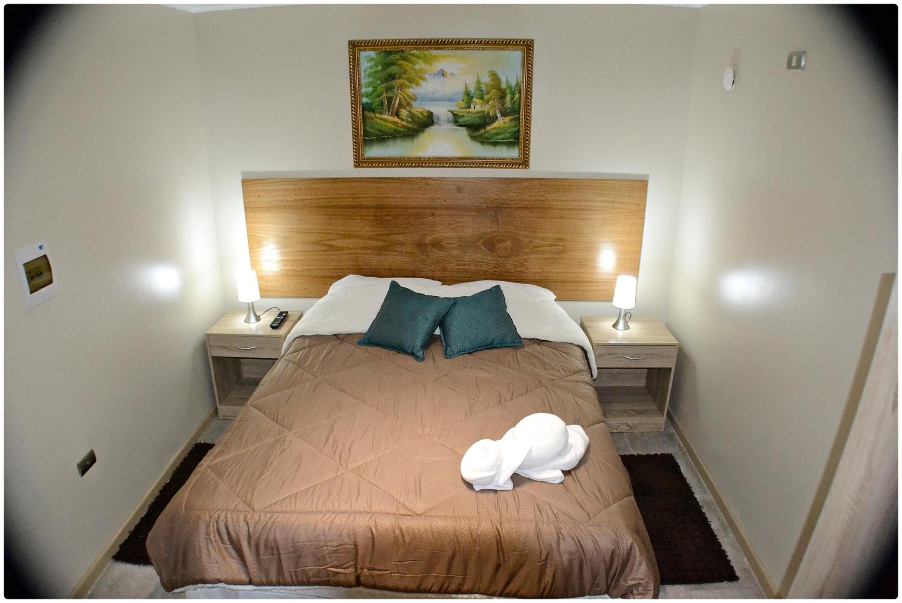 Queen Room photo 2