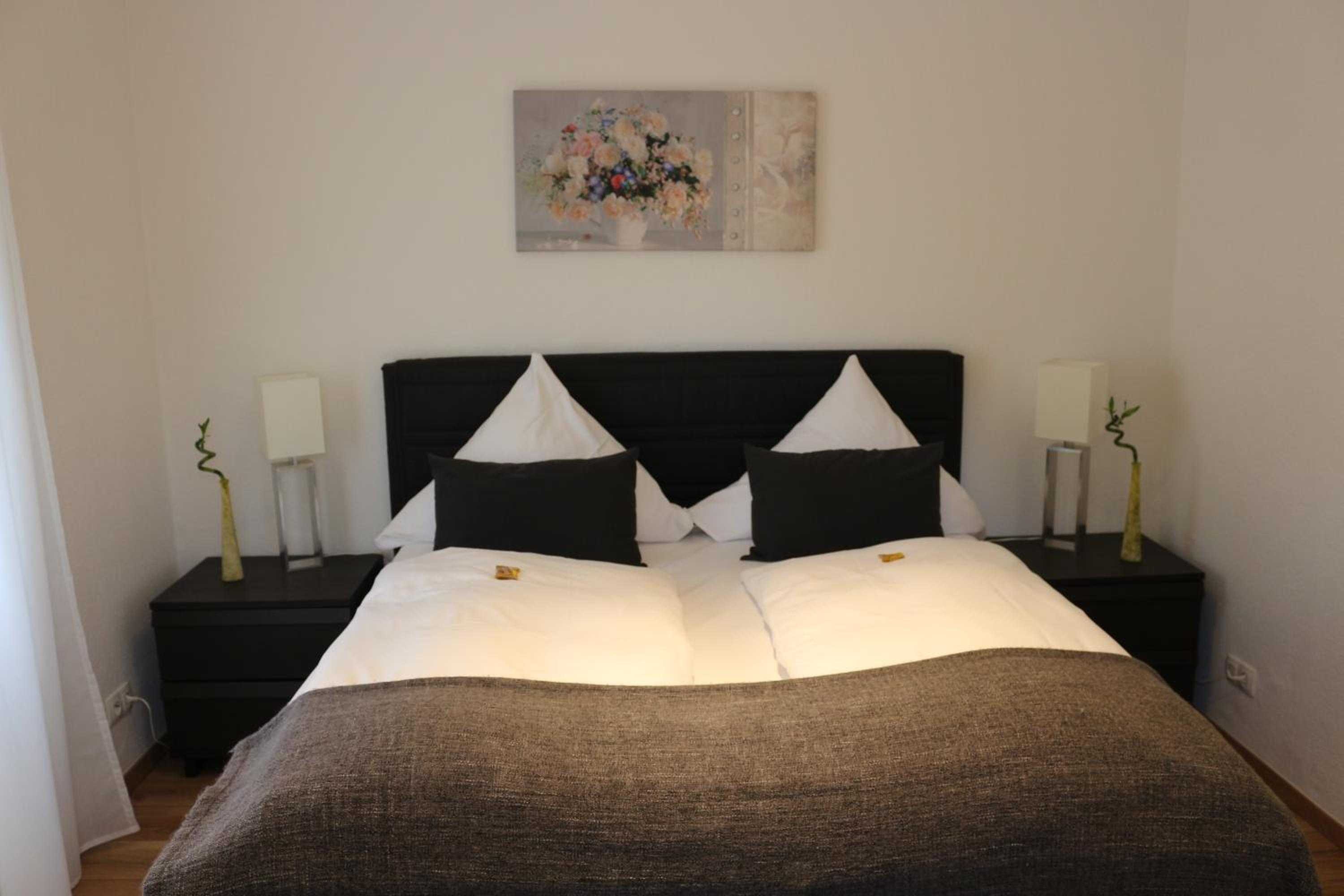 One-Bedroom Apartment photo 1