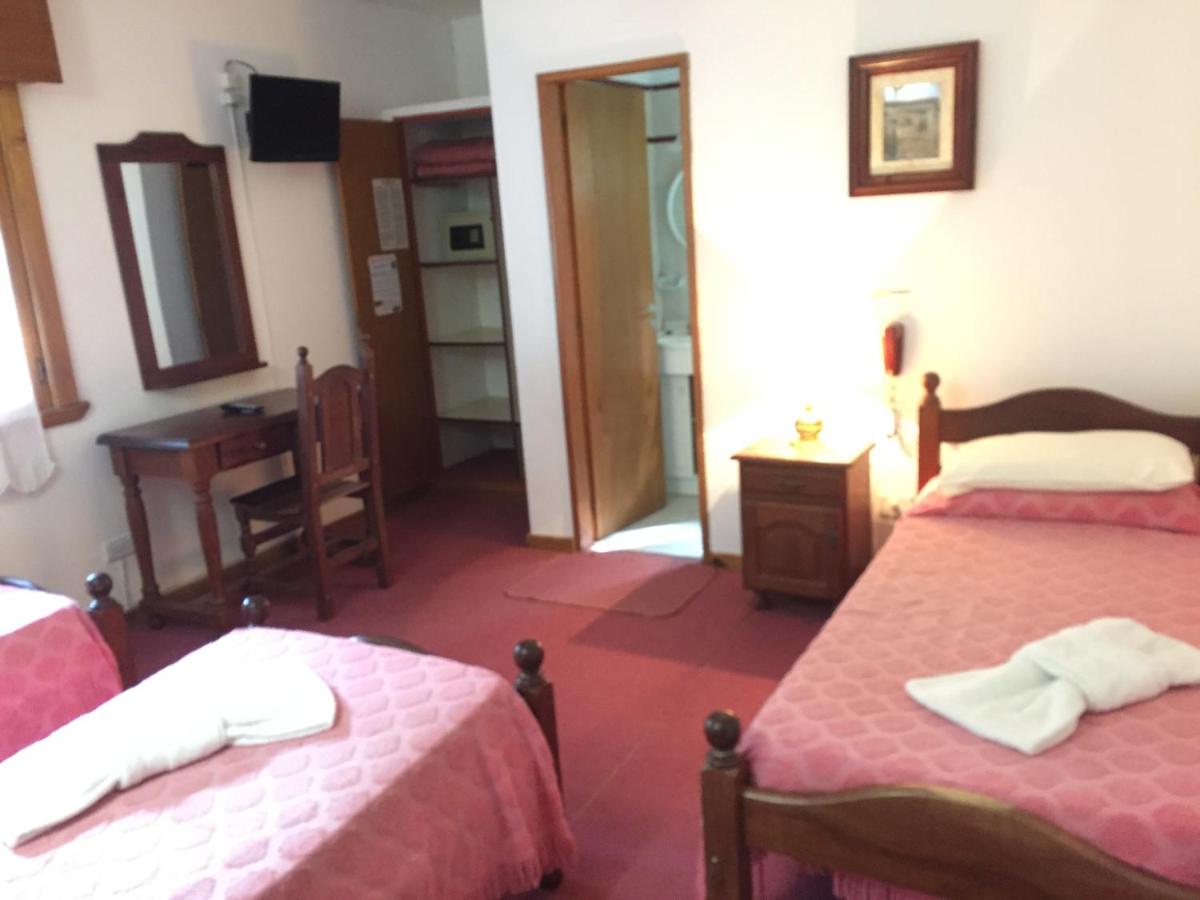 Standard Triple Room photo 2