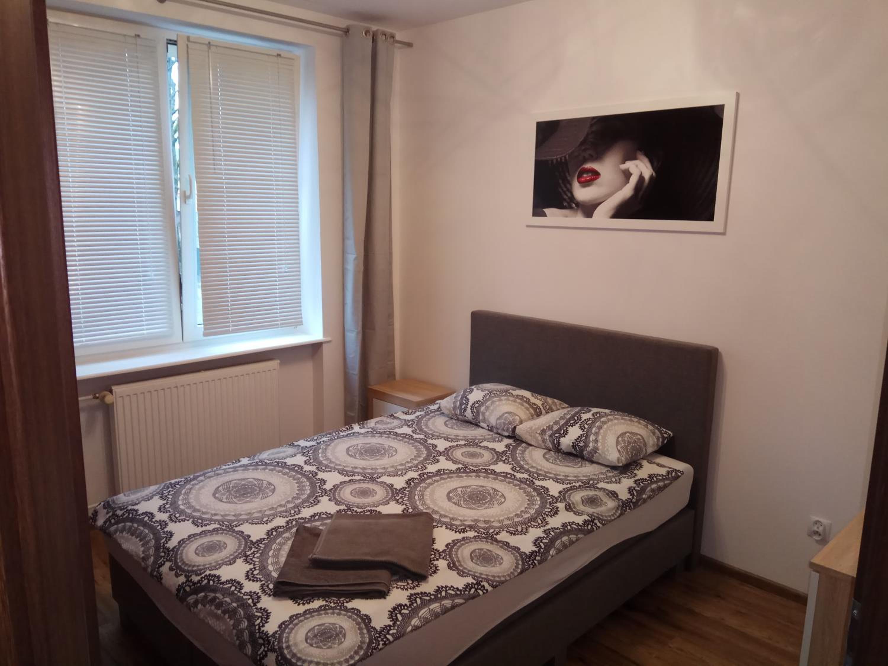 Apartment - Ground Floor - Photo 2