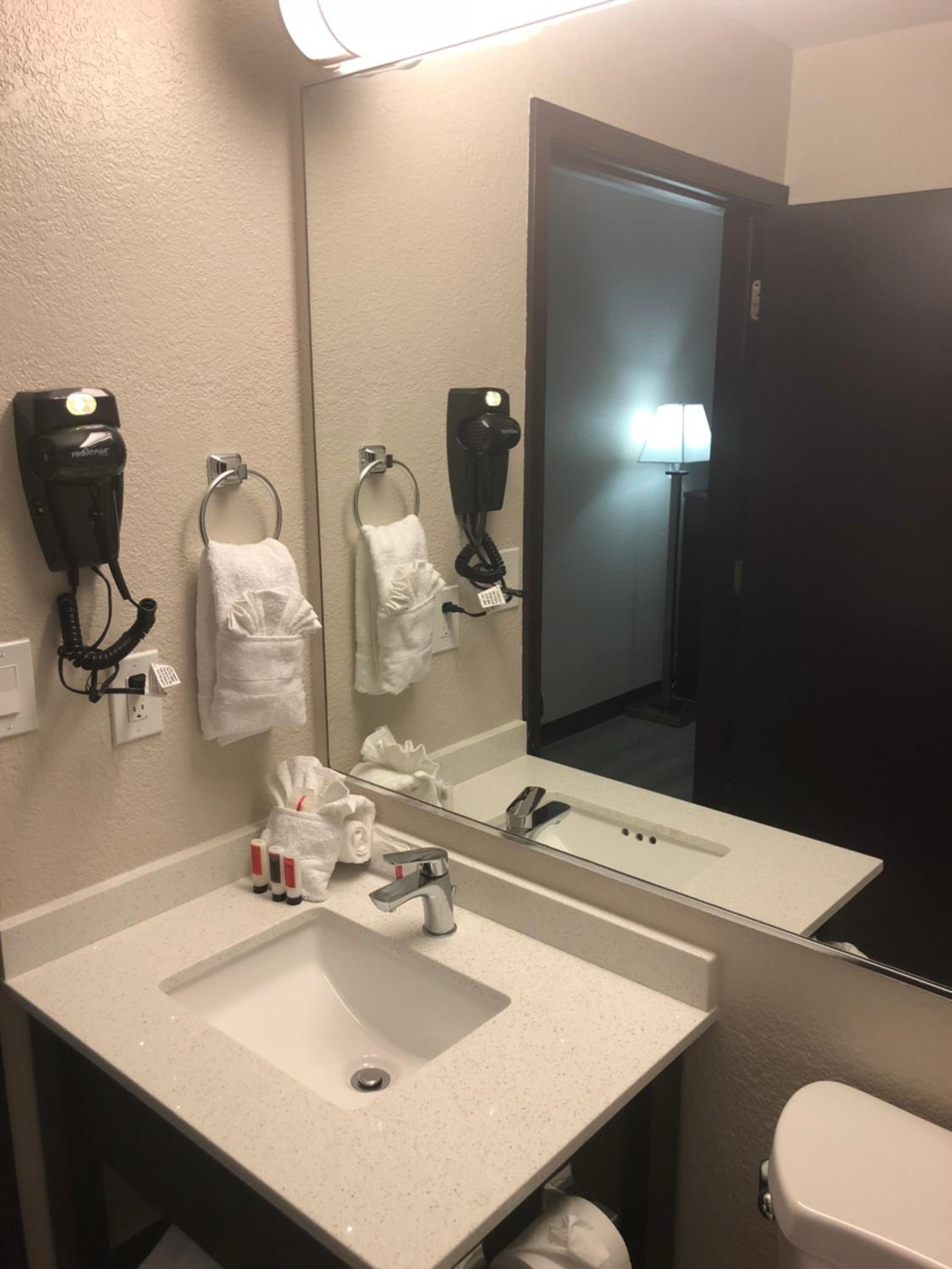 King Room - Mobility Access/Non-Smoking - Photo 17