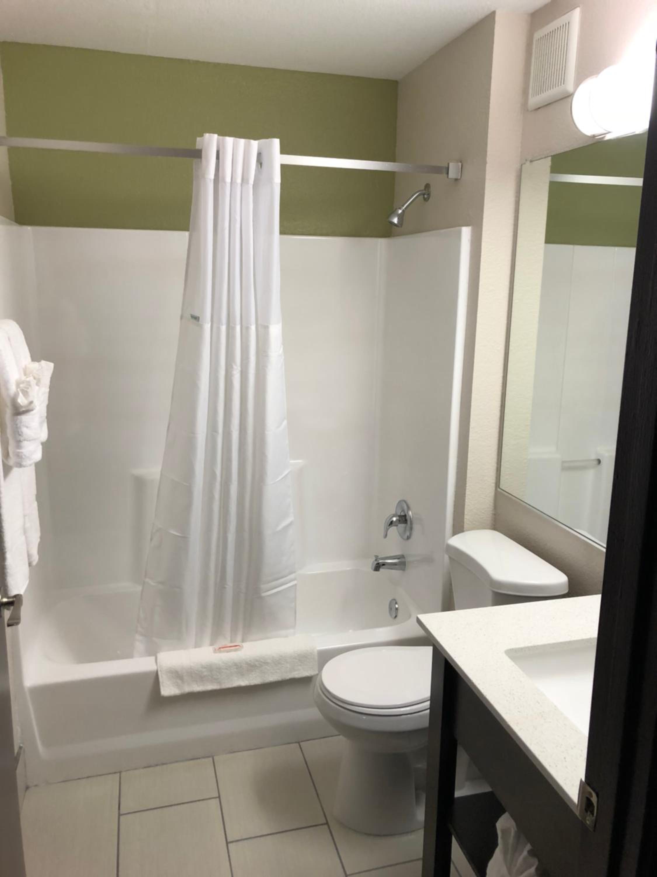King Room - Mobility Access/Non-Smoking - Photo 15