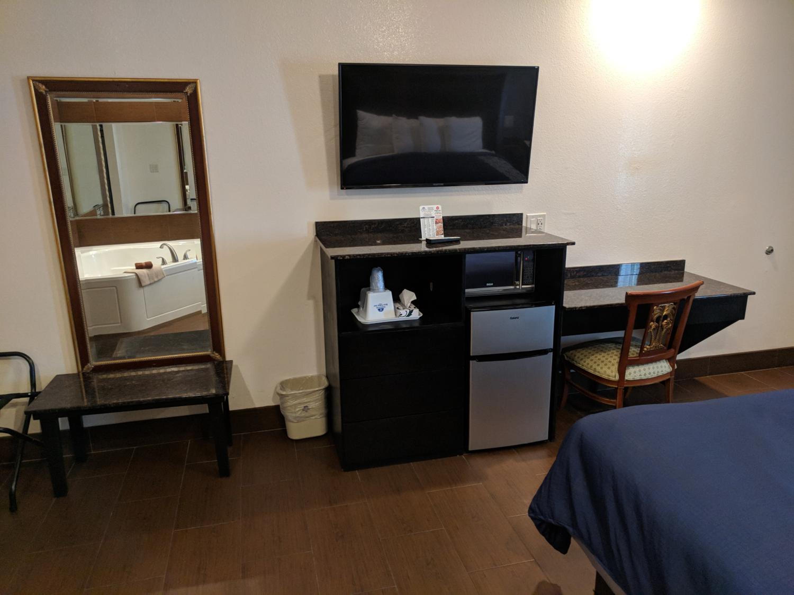 King Room with Spa Bath - Non-Smoking - Photo 8