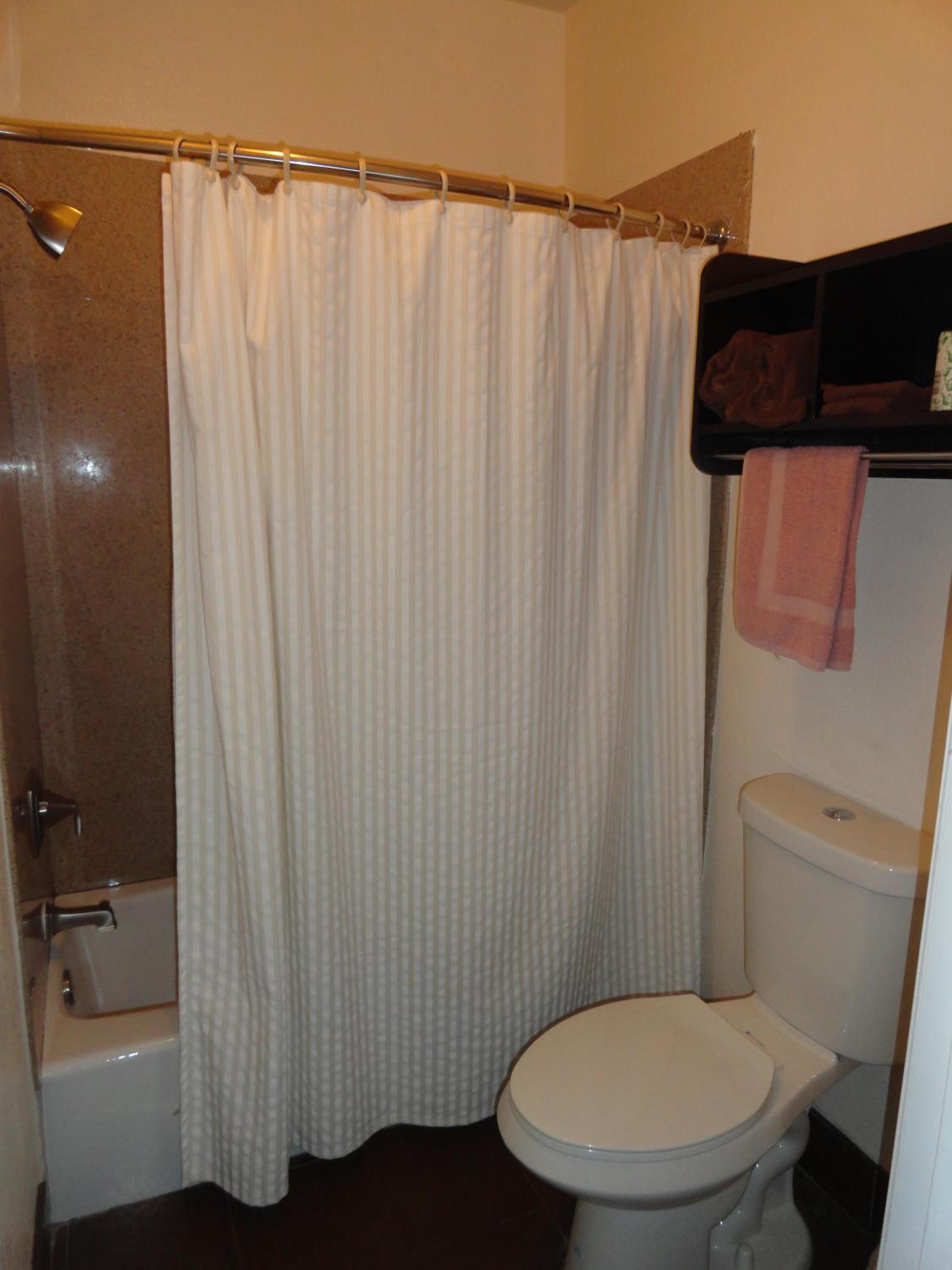 King Room with Spa Bath - Non-Smoking - Photo 10
