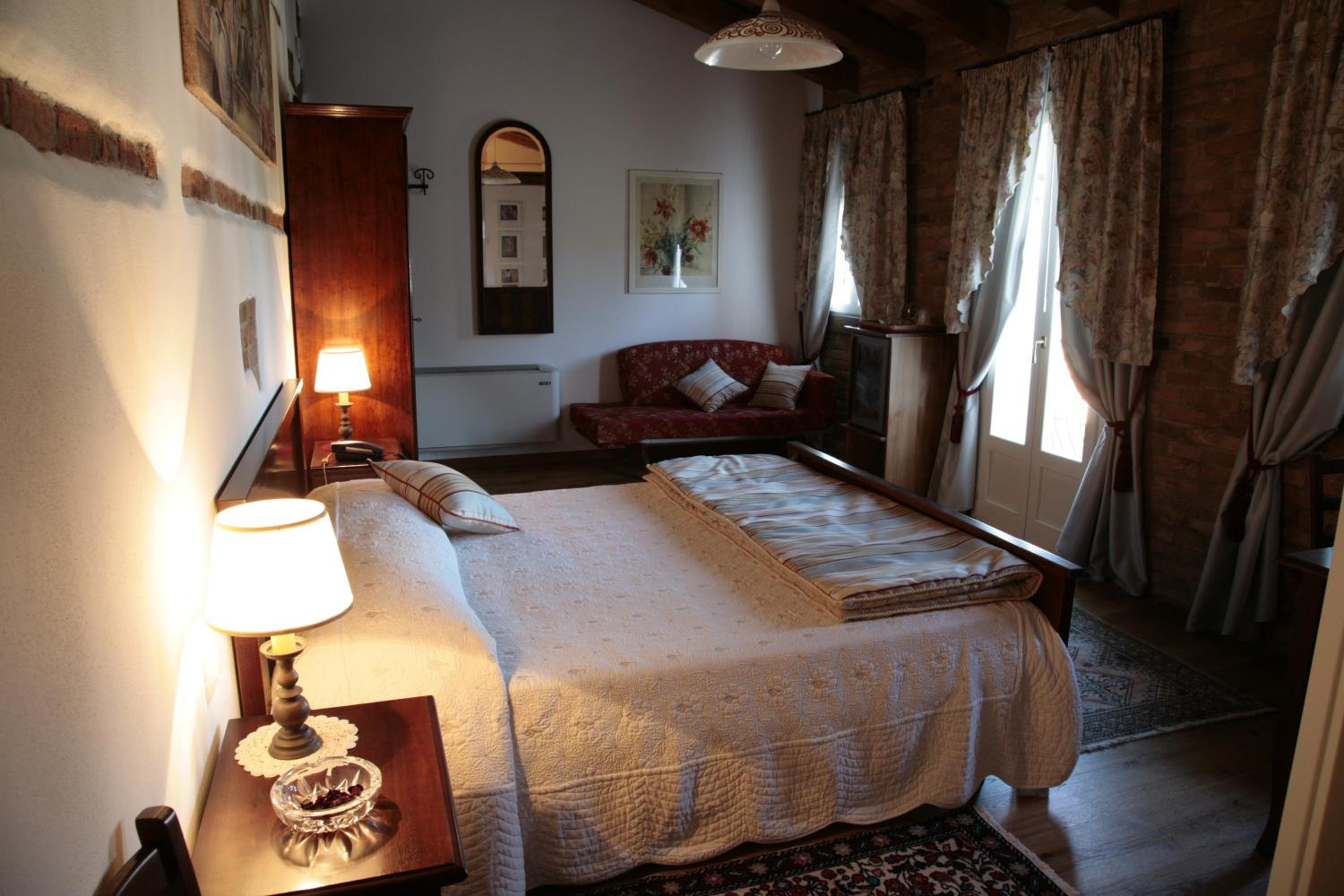Double Room - Photo 2