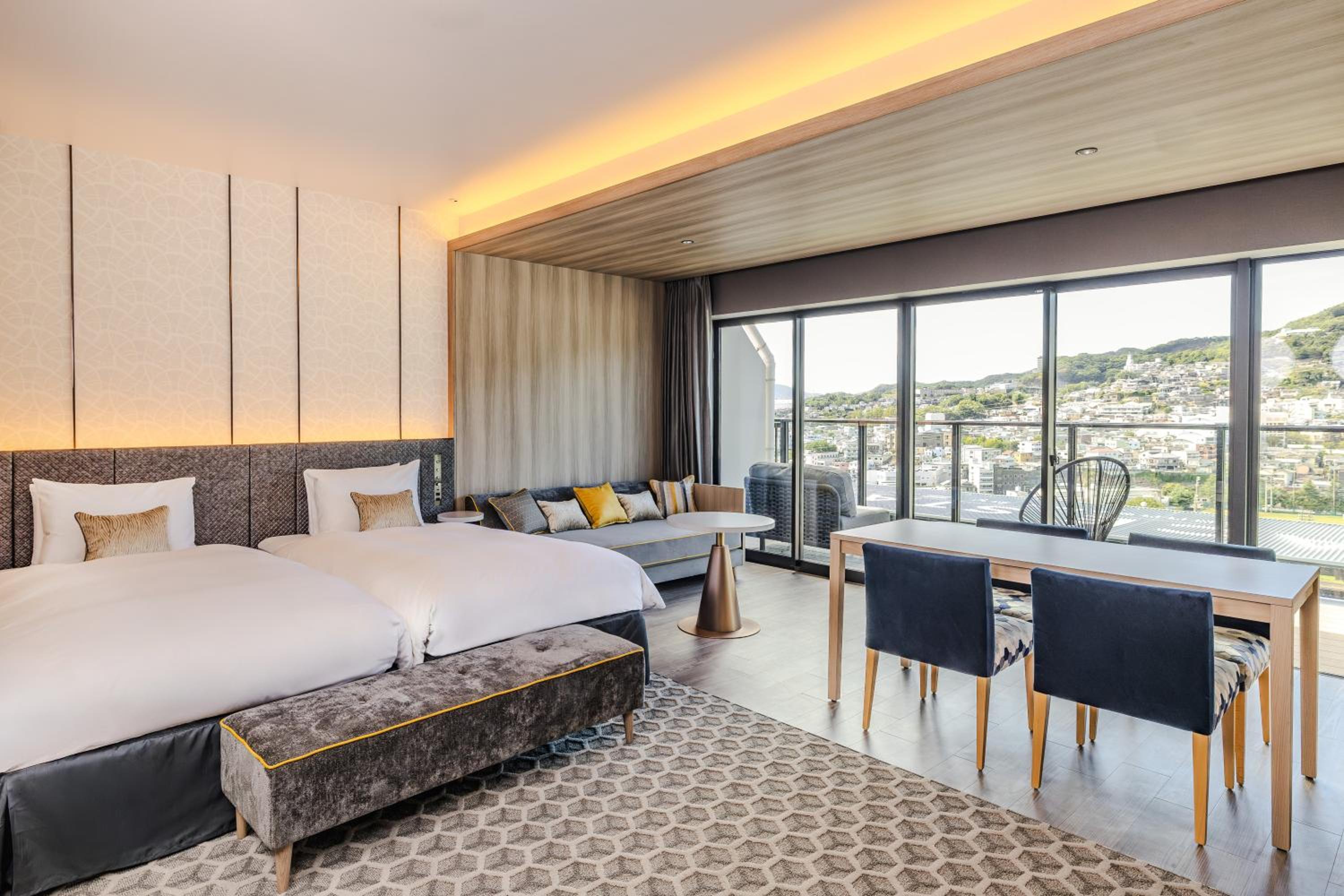 Grand Deluxe Stadium-Side Twin Room (8th Floor)  No Pitch View
