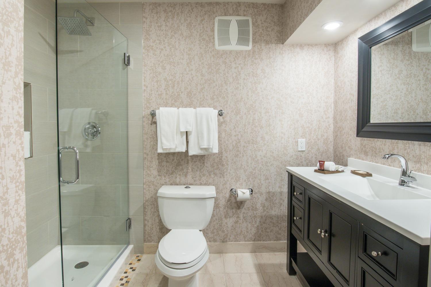 Deluxe King Room - Photo 2