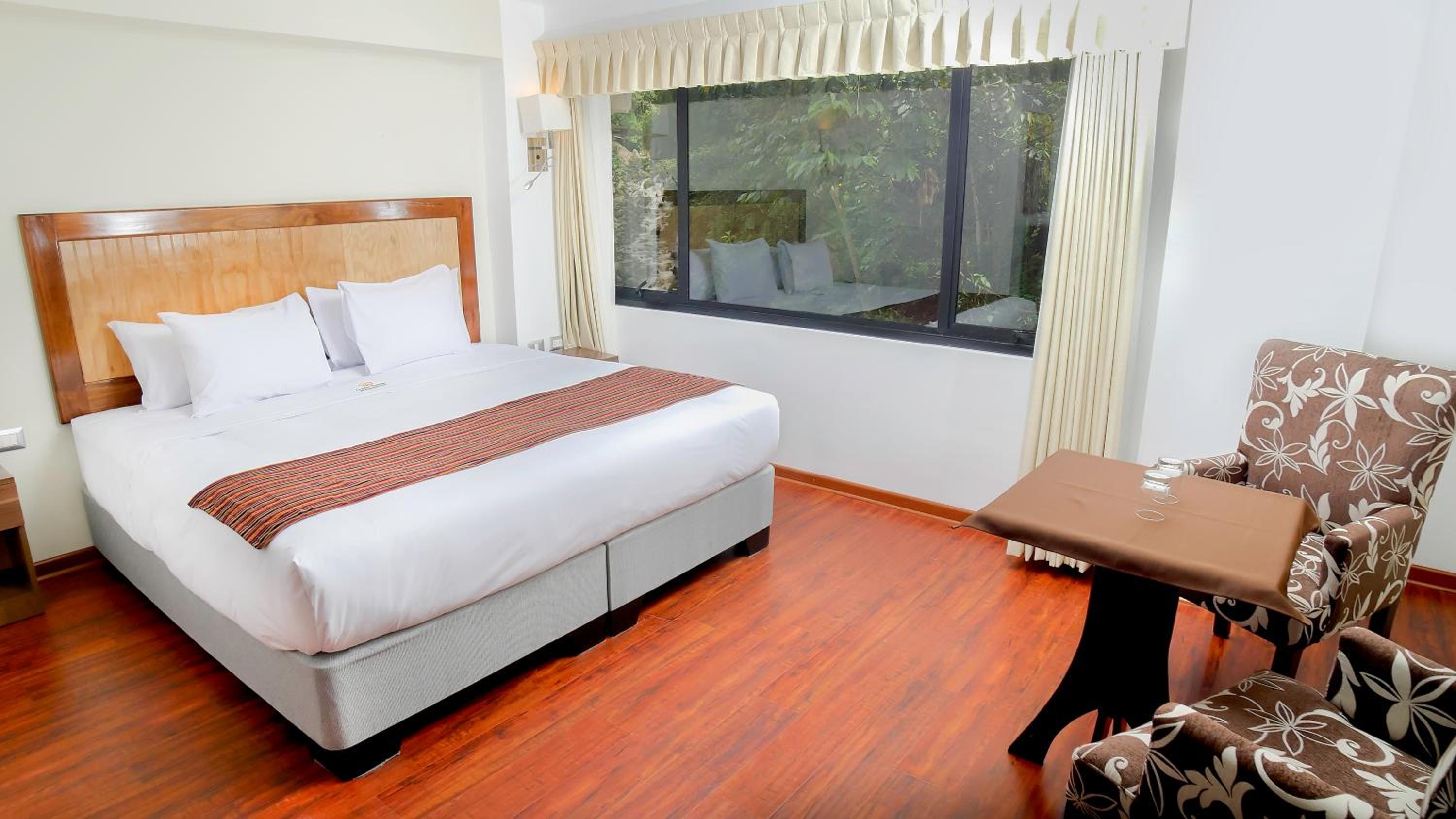 King Room with Spa Bath