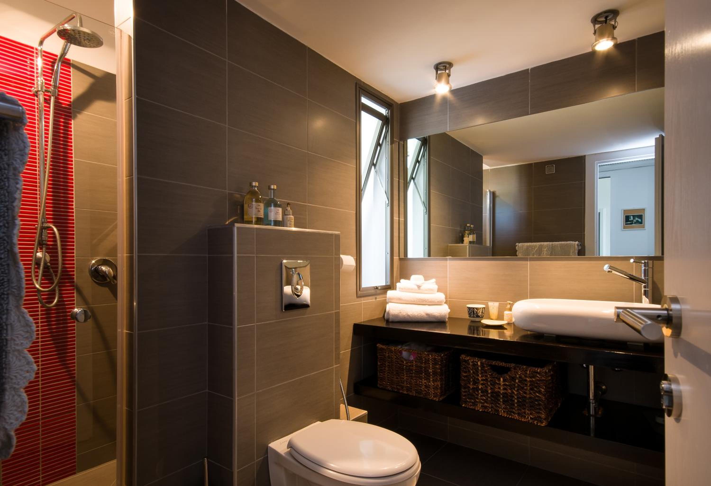 Three-Bedroom Apartment - Photo 7