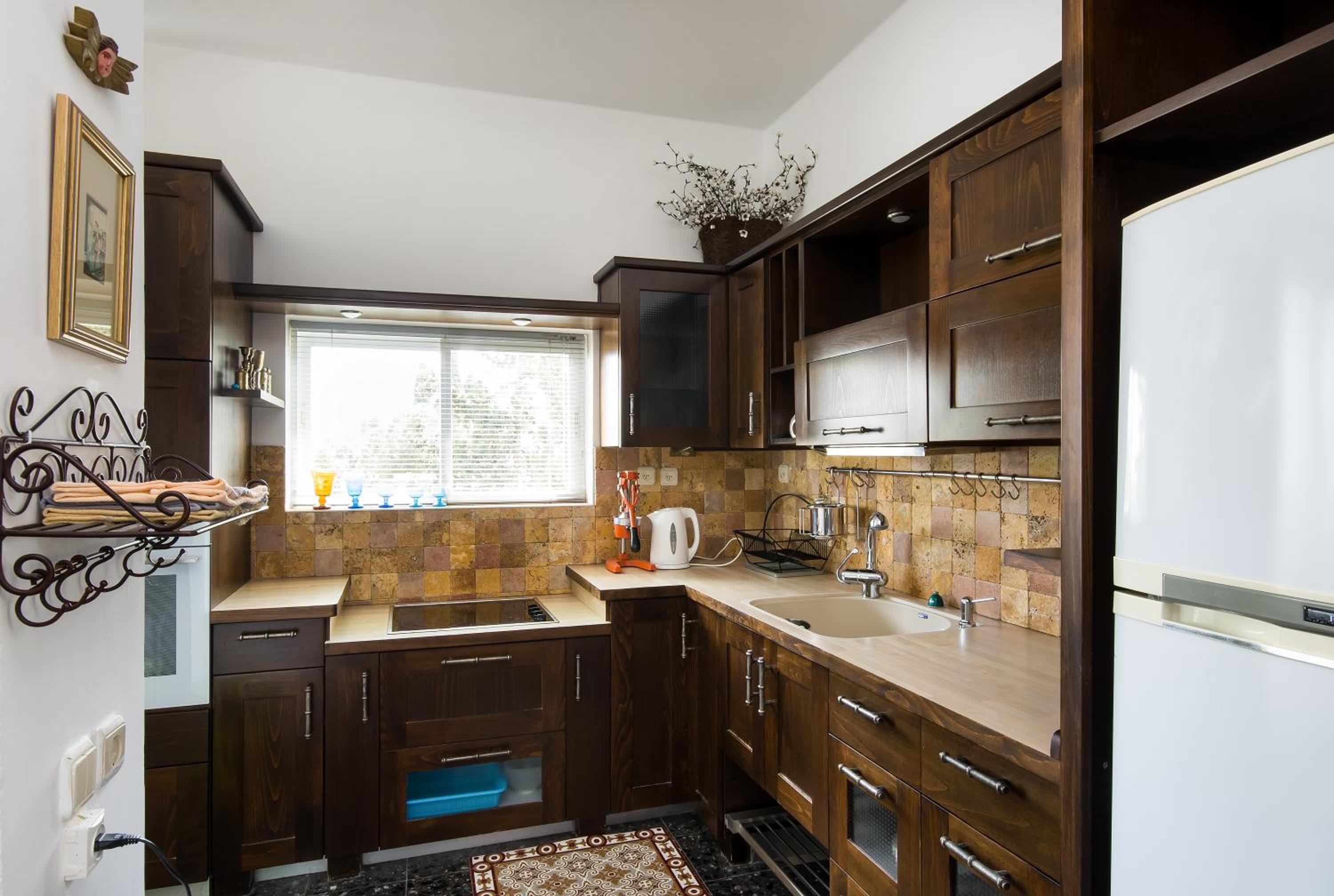Three-Bedroom Apartment - Photo 8
