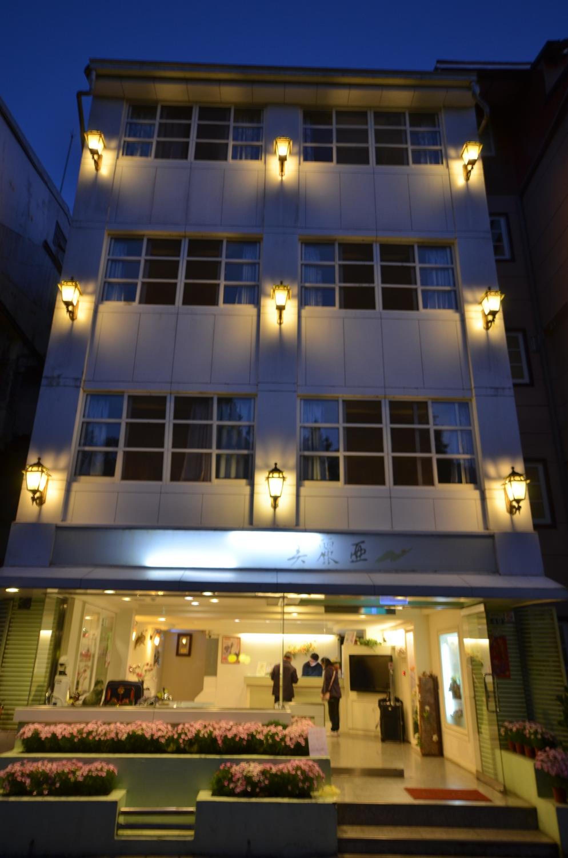 Superior Quadruple Room photo 3