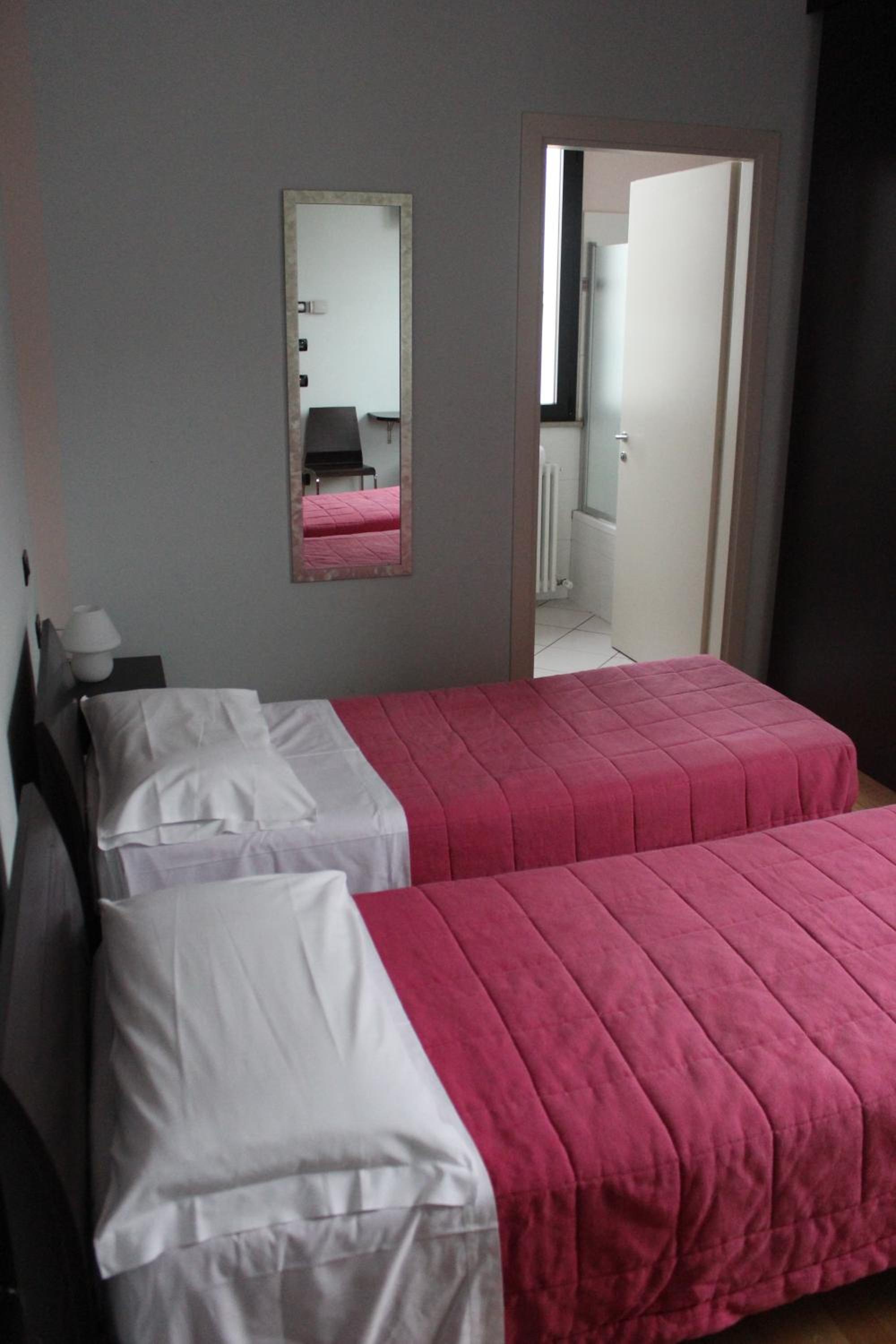 Double or Twin Room - Photo 3