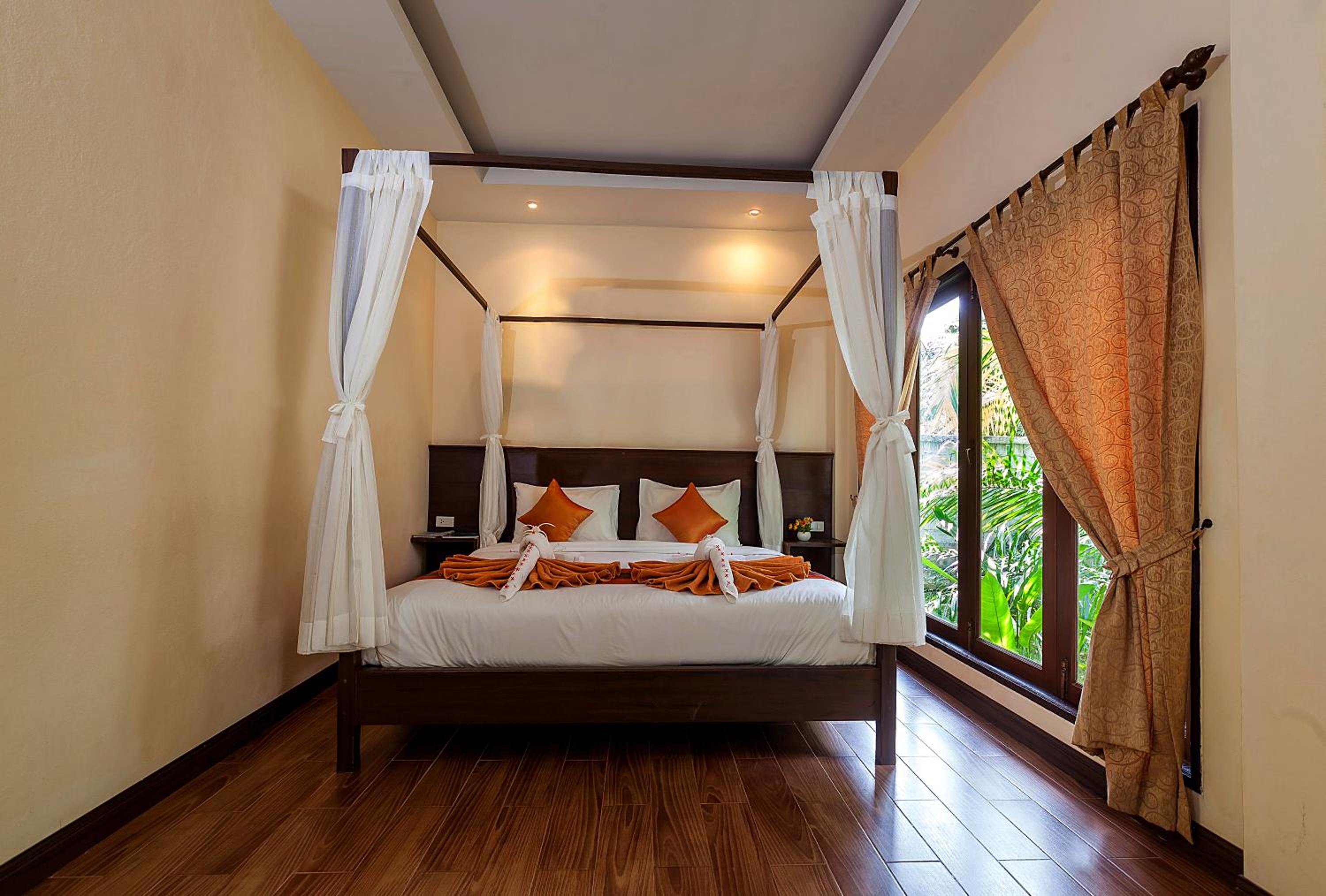 Deluxe Bungalow with Garden View - Photo 6