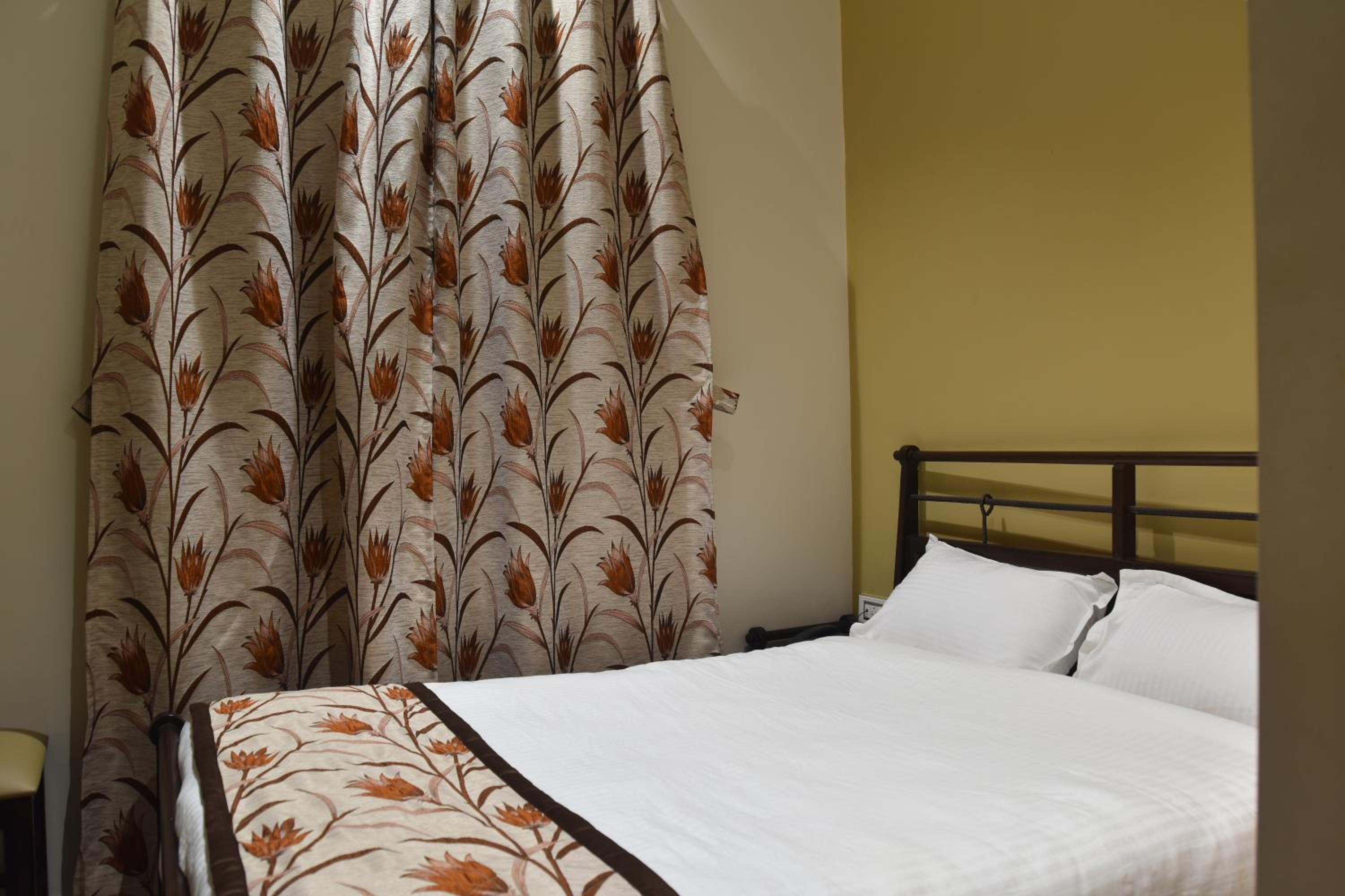 Deluxe Double Room - 10% off on Liquor Beverages — the supplier's photographs — photo 3