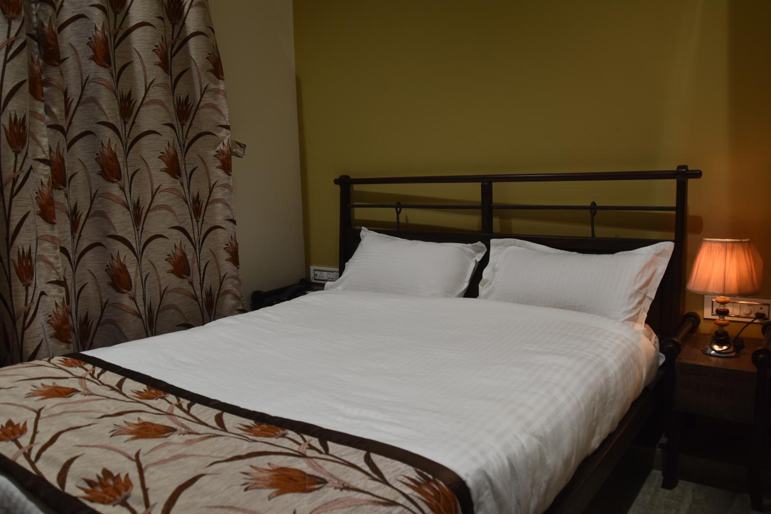 Deluxe Double Room - 10% off on Liquor Beverages — the supplier's photographs — photo 1