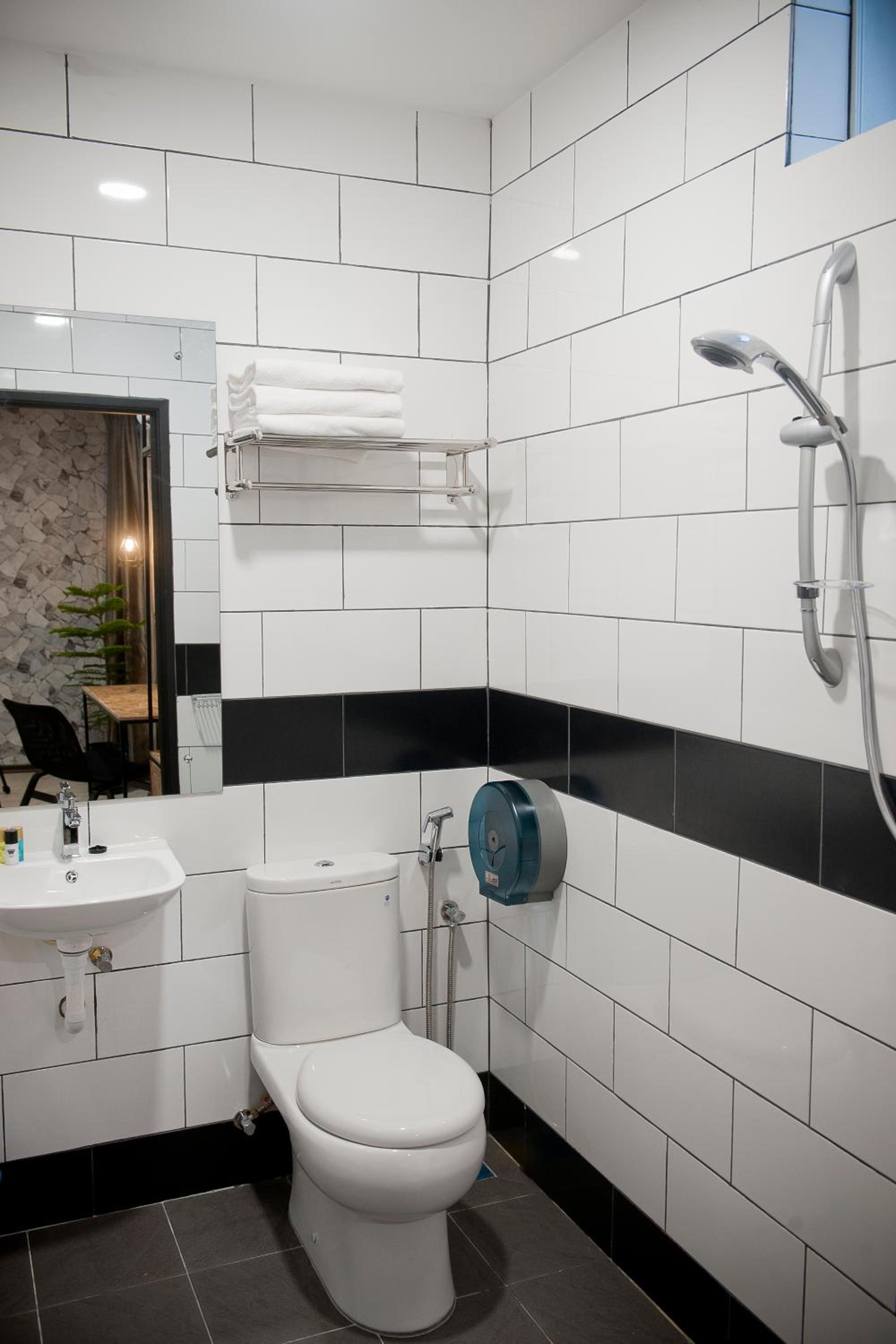 Standard Queen Room
