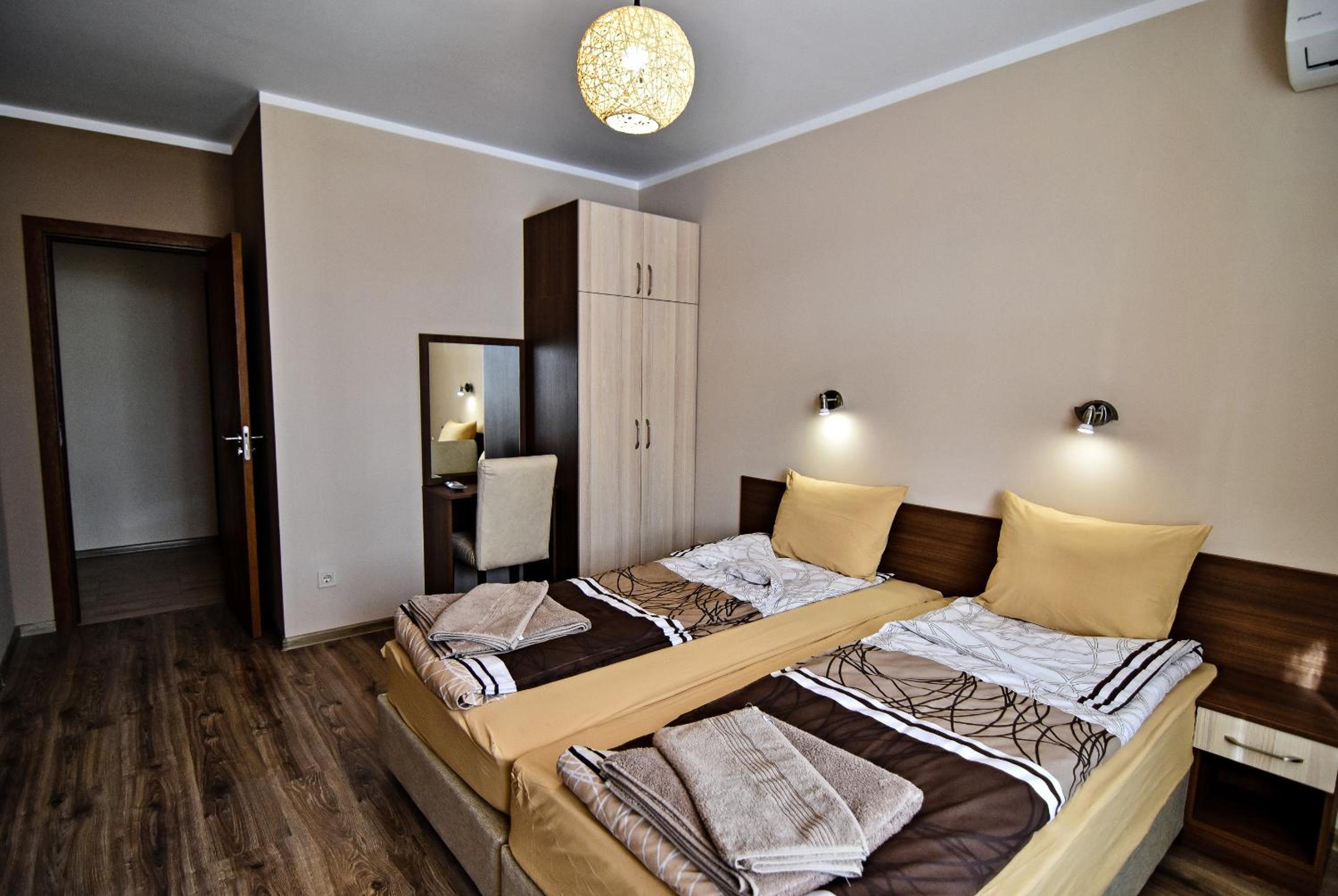 One-Bedroom Apartment with Balcony photo 2