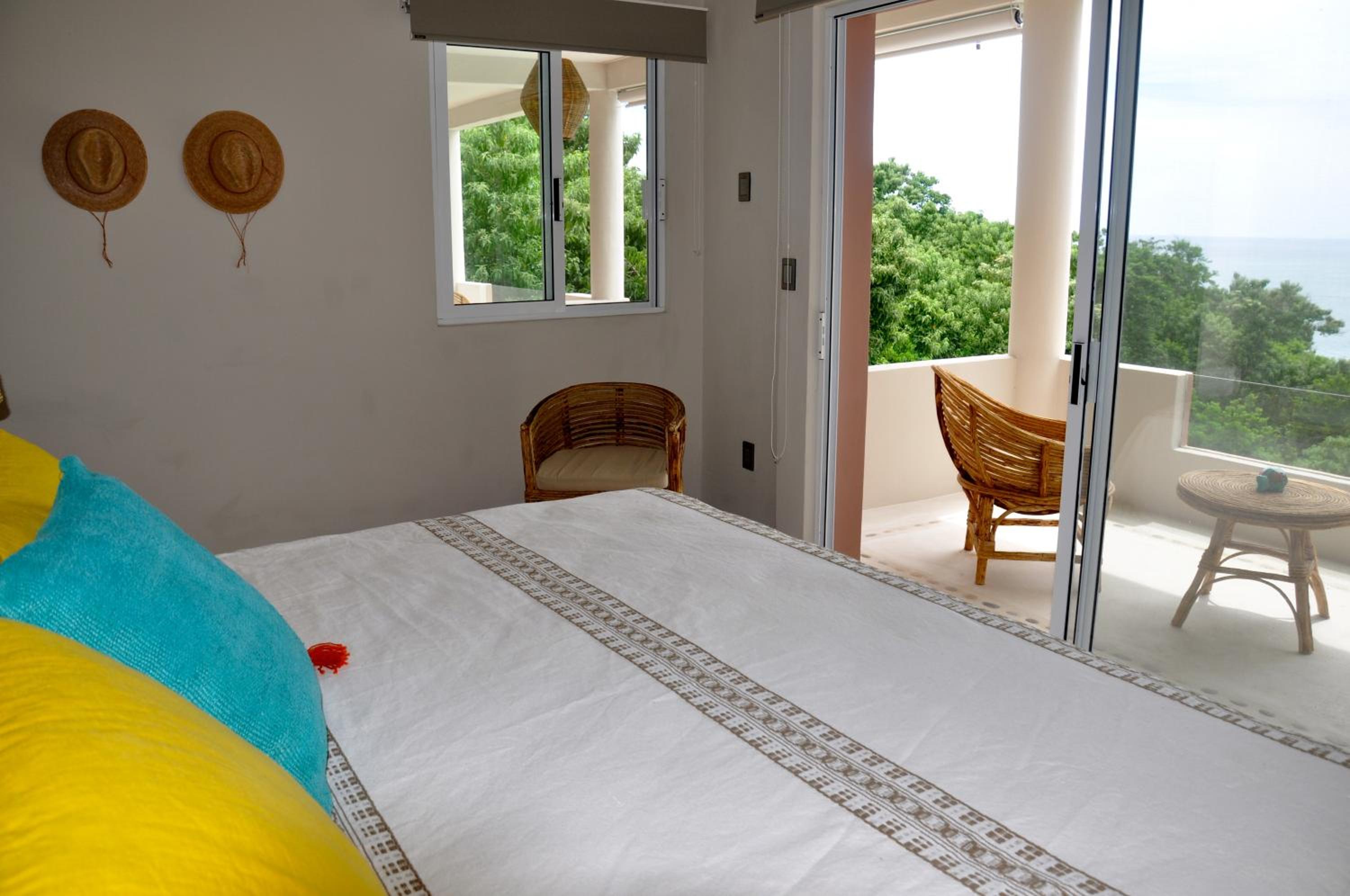 Villa with Sea View - Photo 1