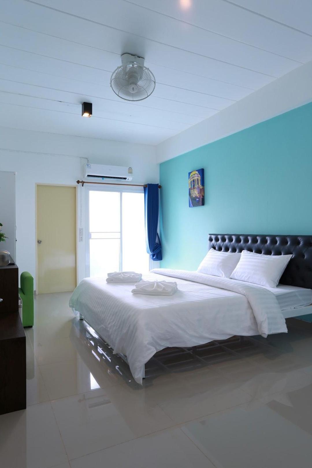 Standard King Room photo 1