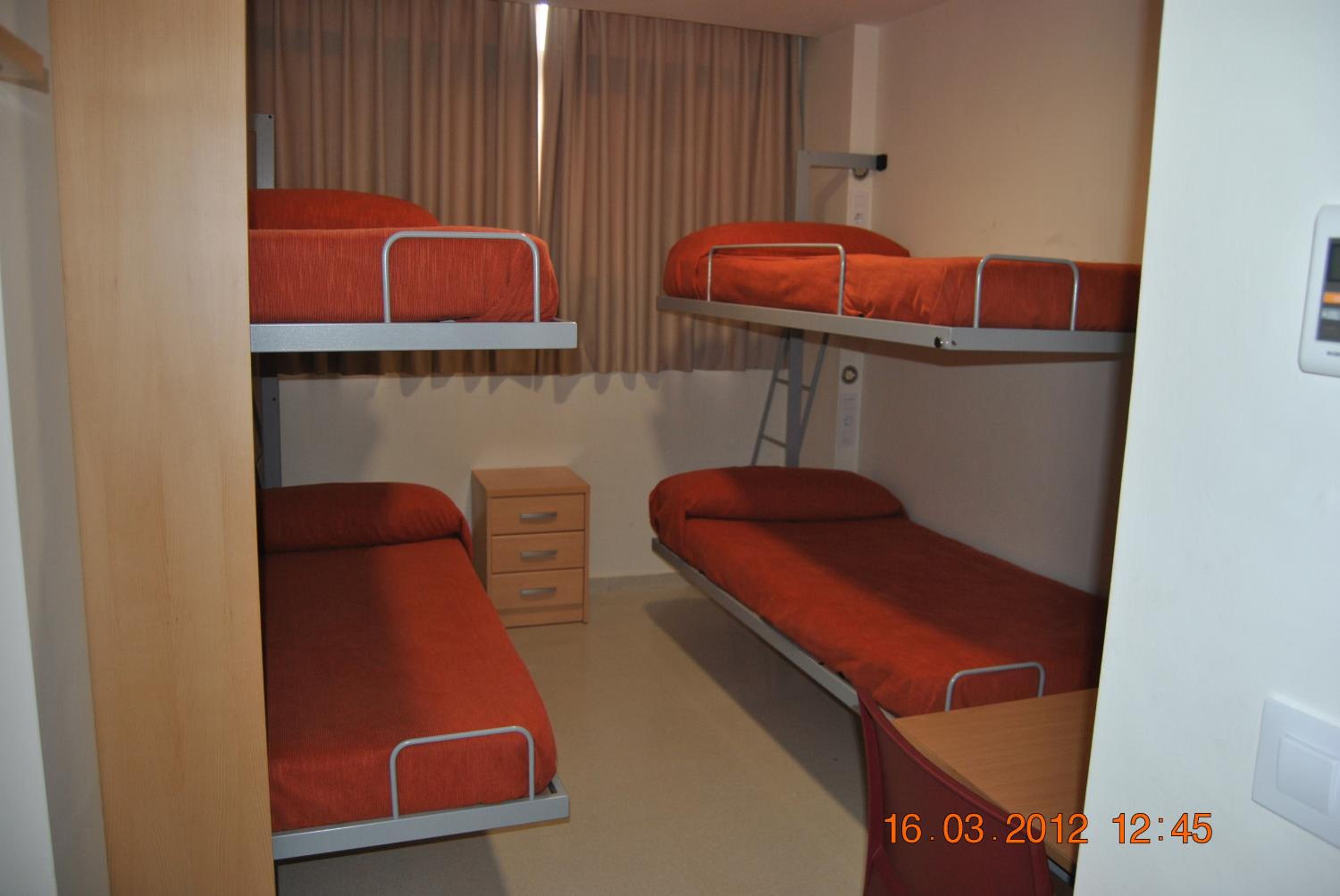 Triple Room with Private Bathroom photo 3