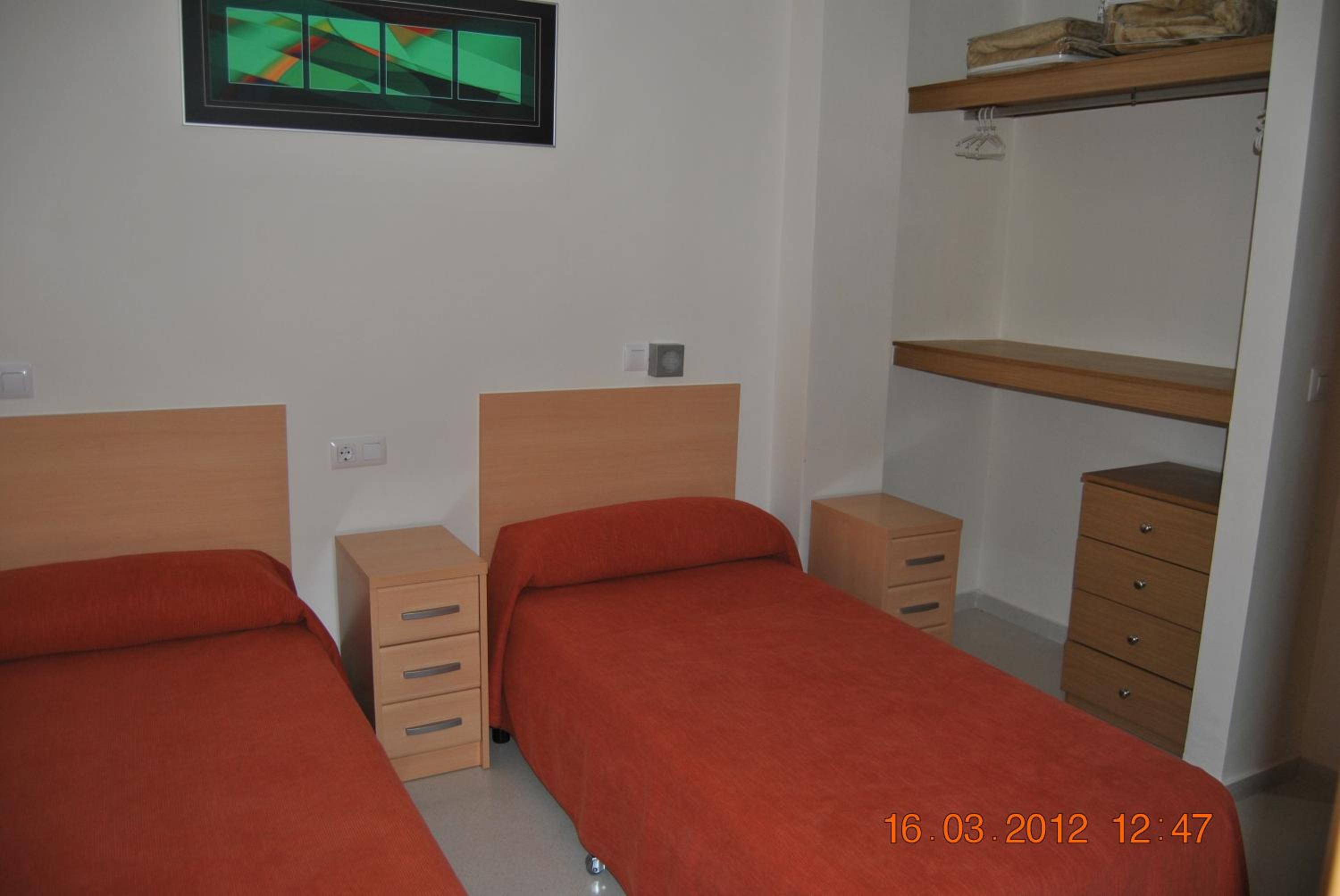 Twin Room with Private Bathroom photo 3