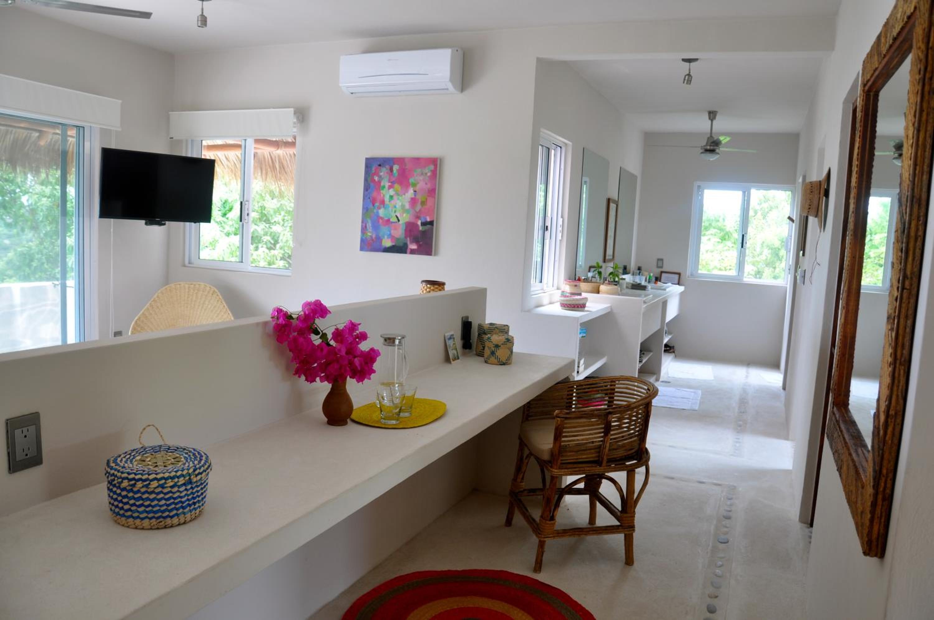 Deluxe Suite with Sea View - Photo 1