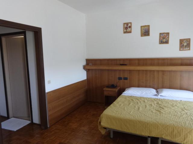 Standard Double or Twin Room photo 2