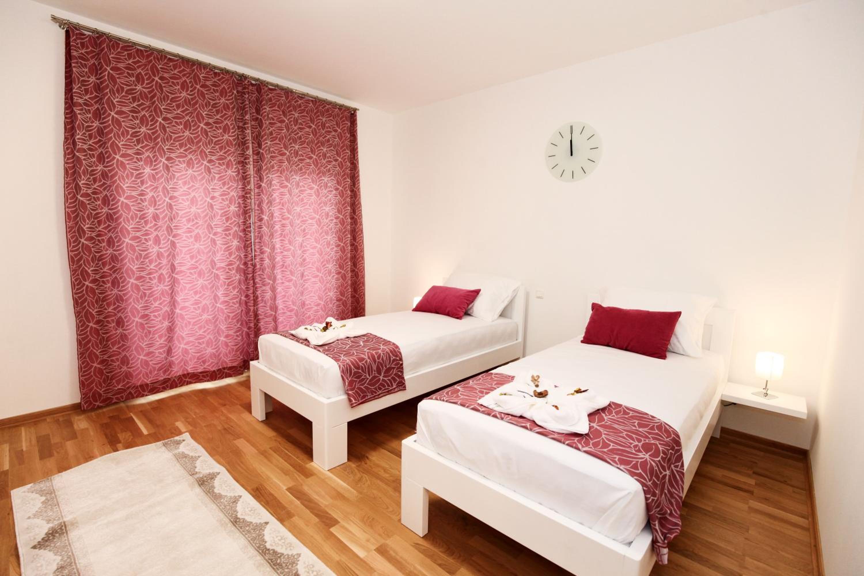 Deluxe Double or Twin Room with Balcony - Photo 6