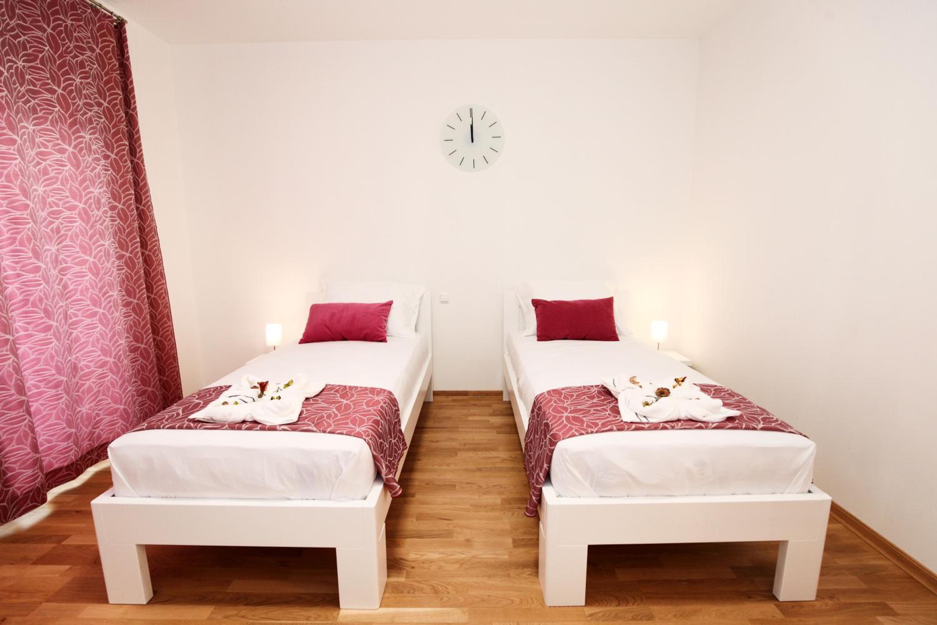 Deluxe Double or Twin Room with Balcony - Photo 15