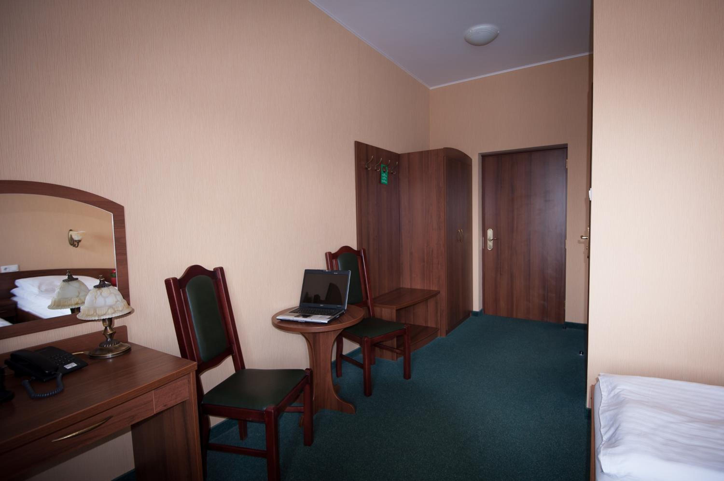 Deluxe Double Room (1 Adult) photo 3
