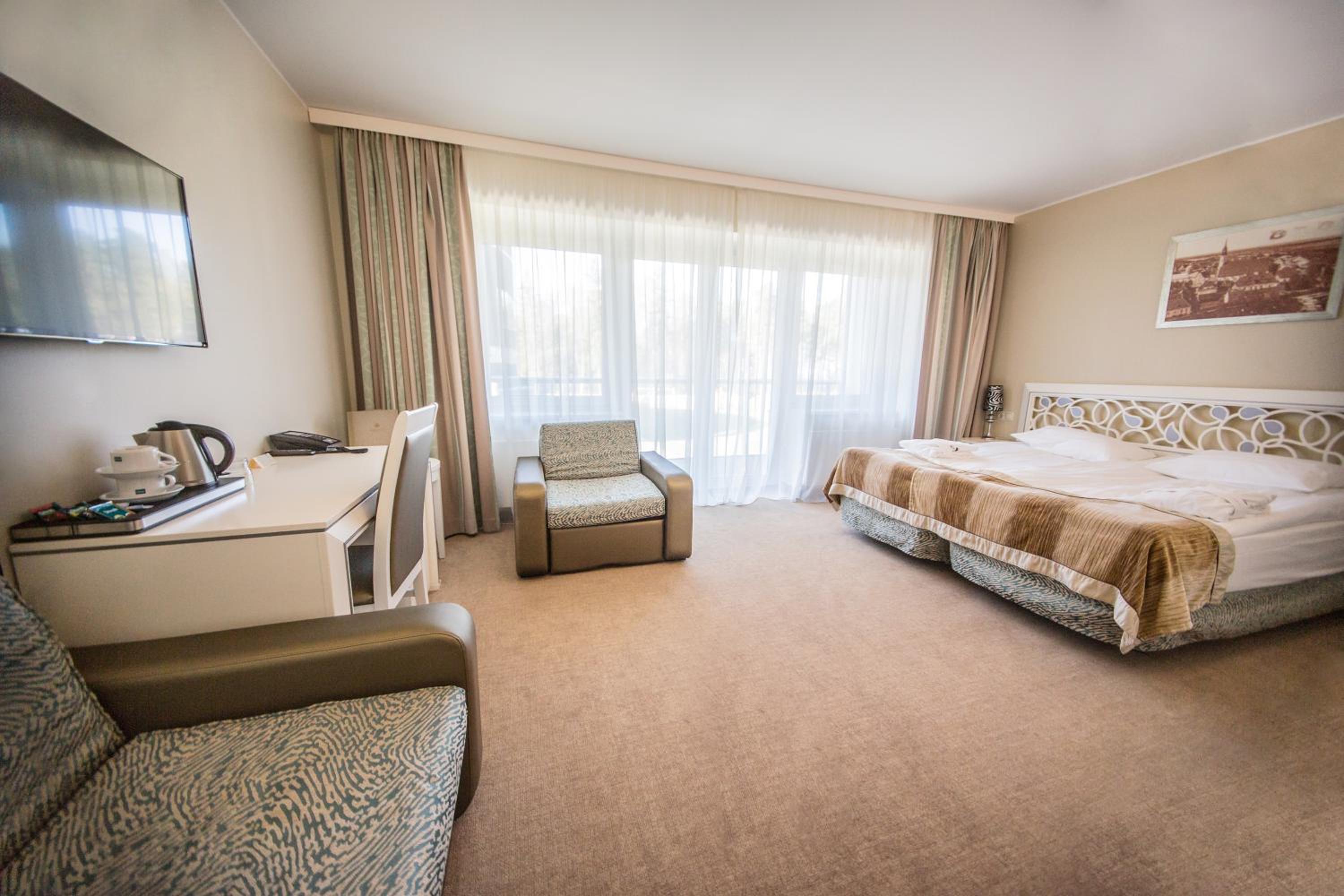 Family Room with Waterpark and Spa Access
