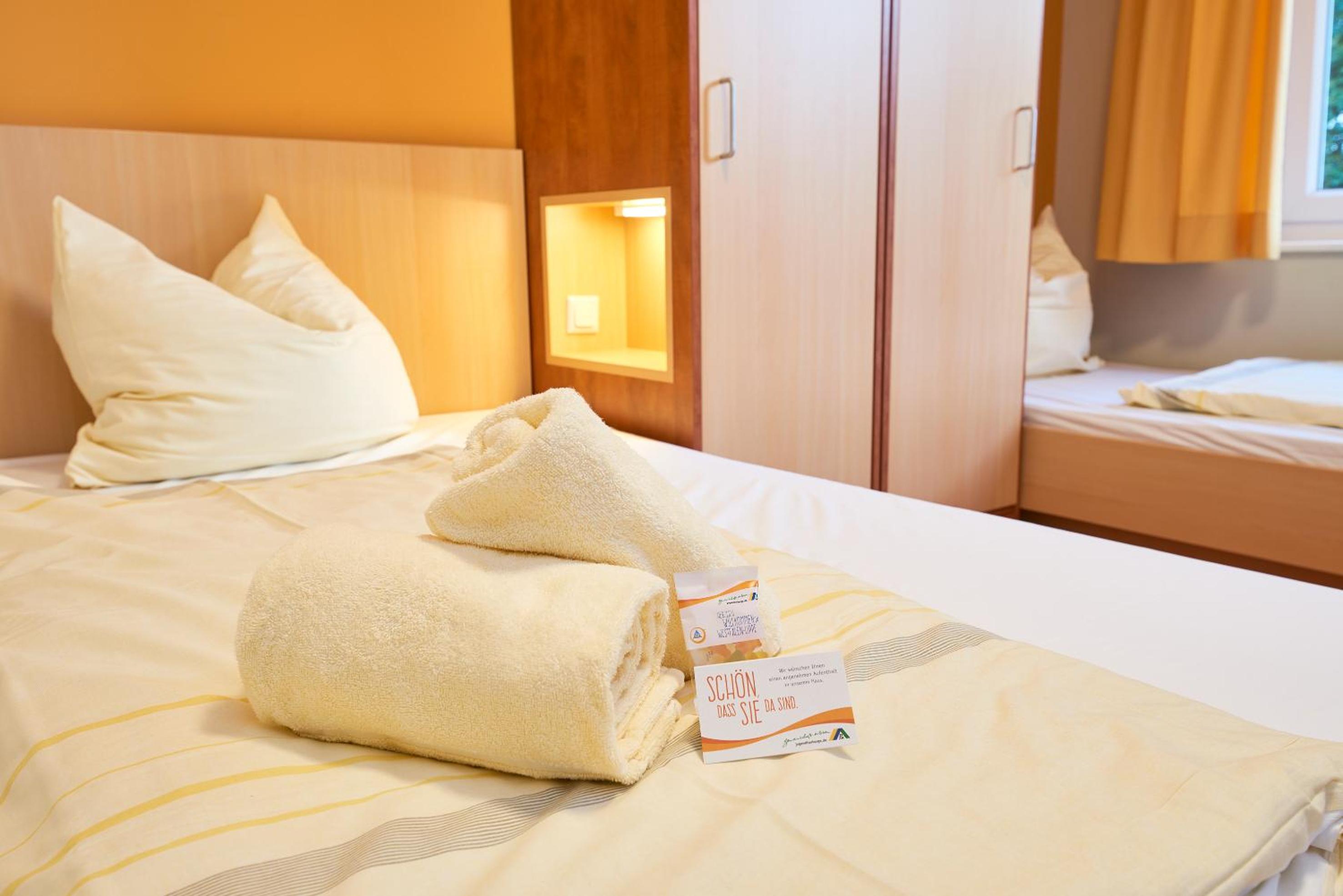 Twin Room with Bathroom photo 1