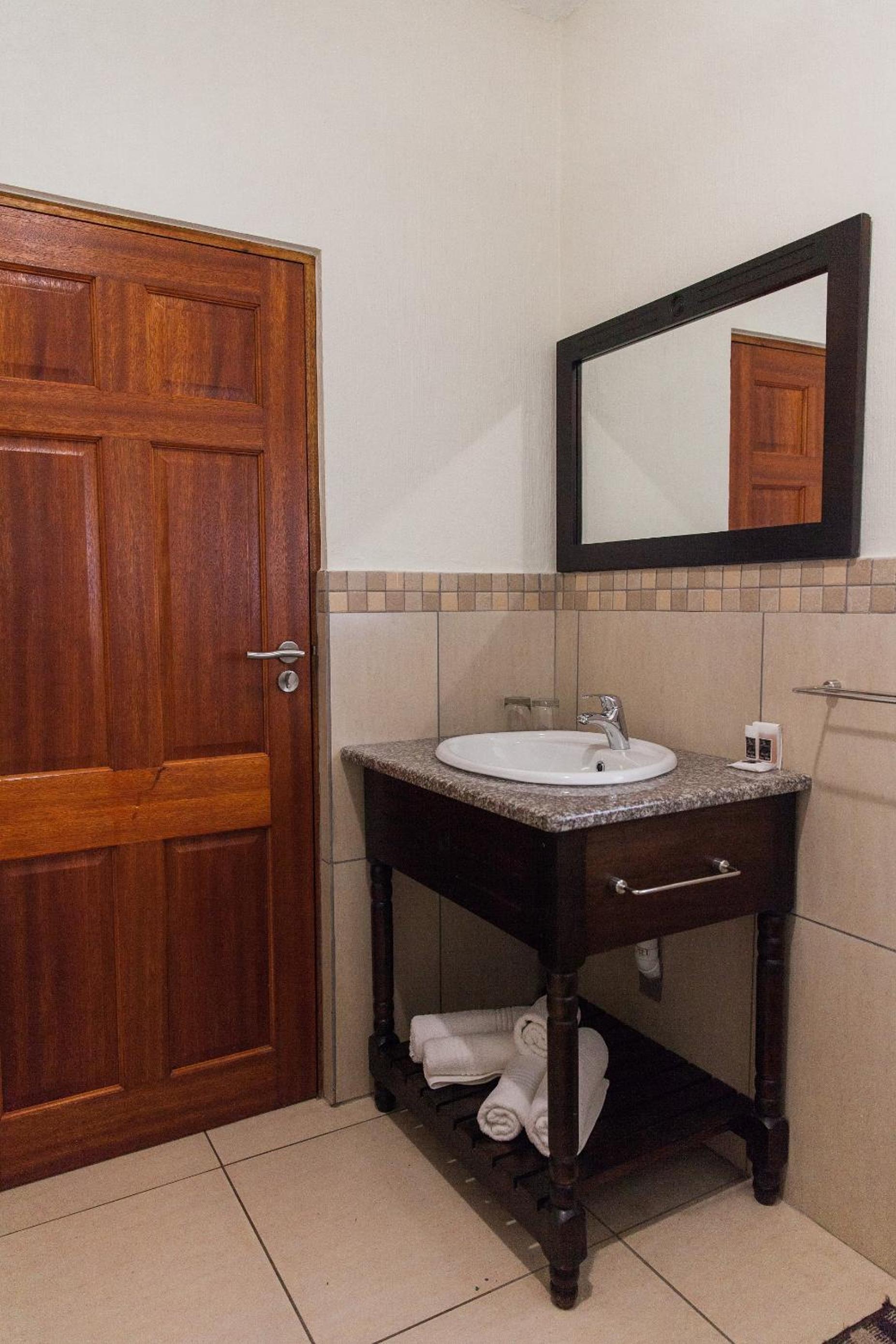 Executive Twin Room - Photo 2