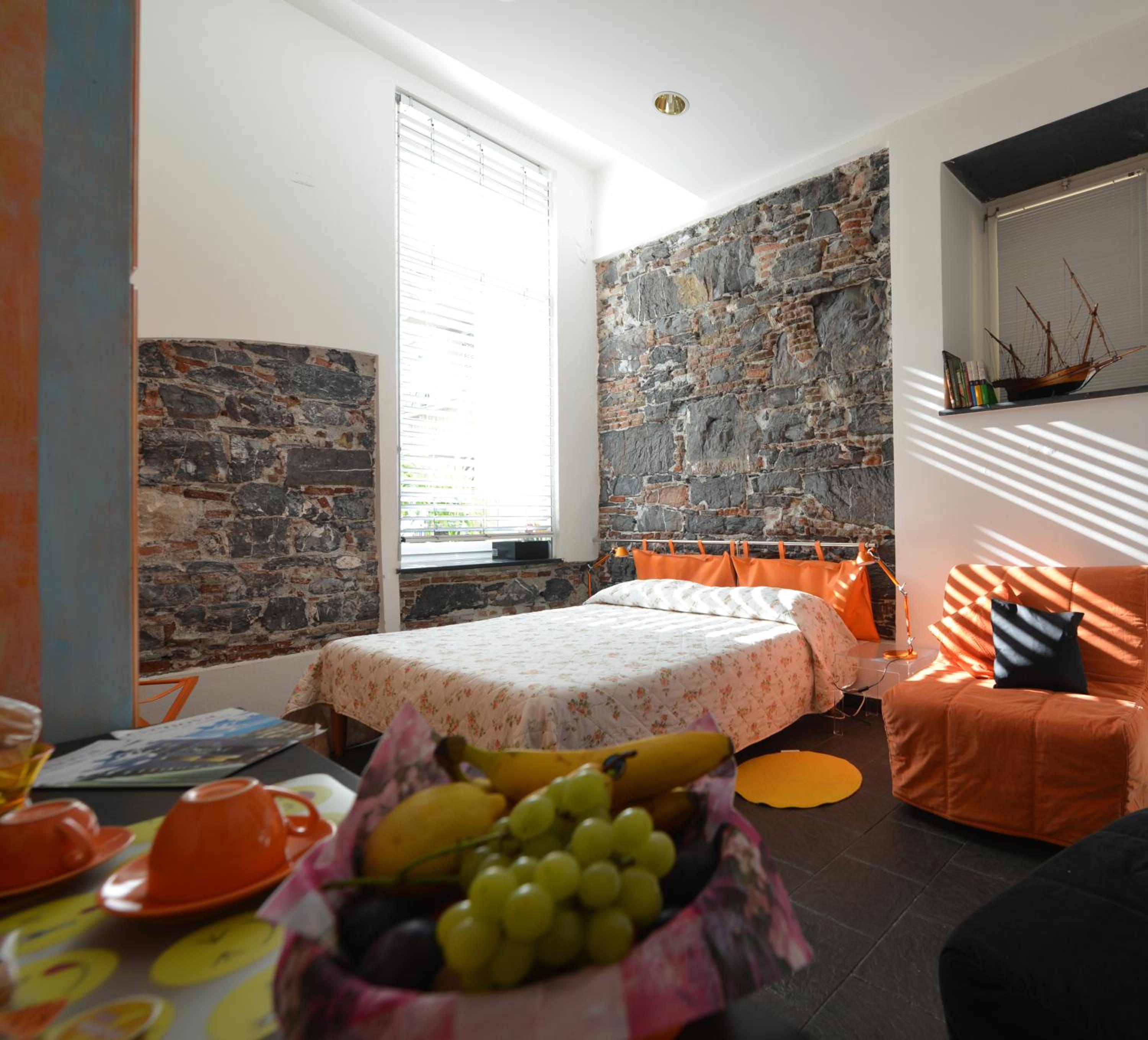 Triple Room - Vico Cimella 6R