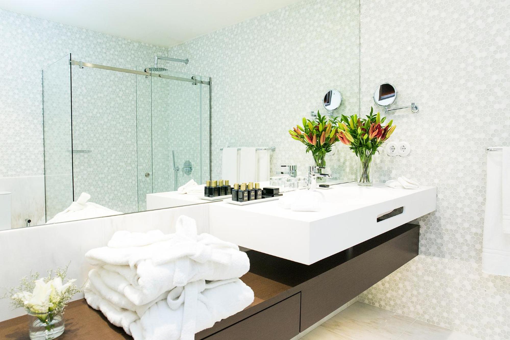 Executive Double or Twin Room thumbnail 5