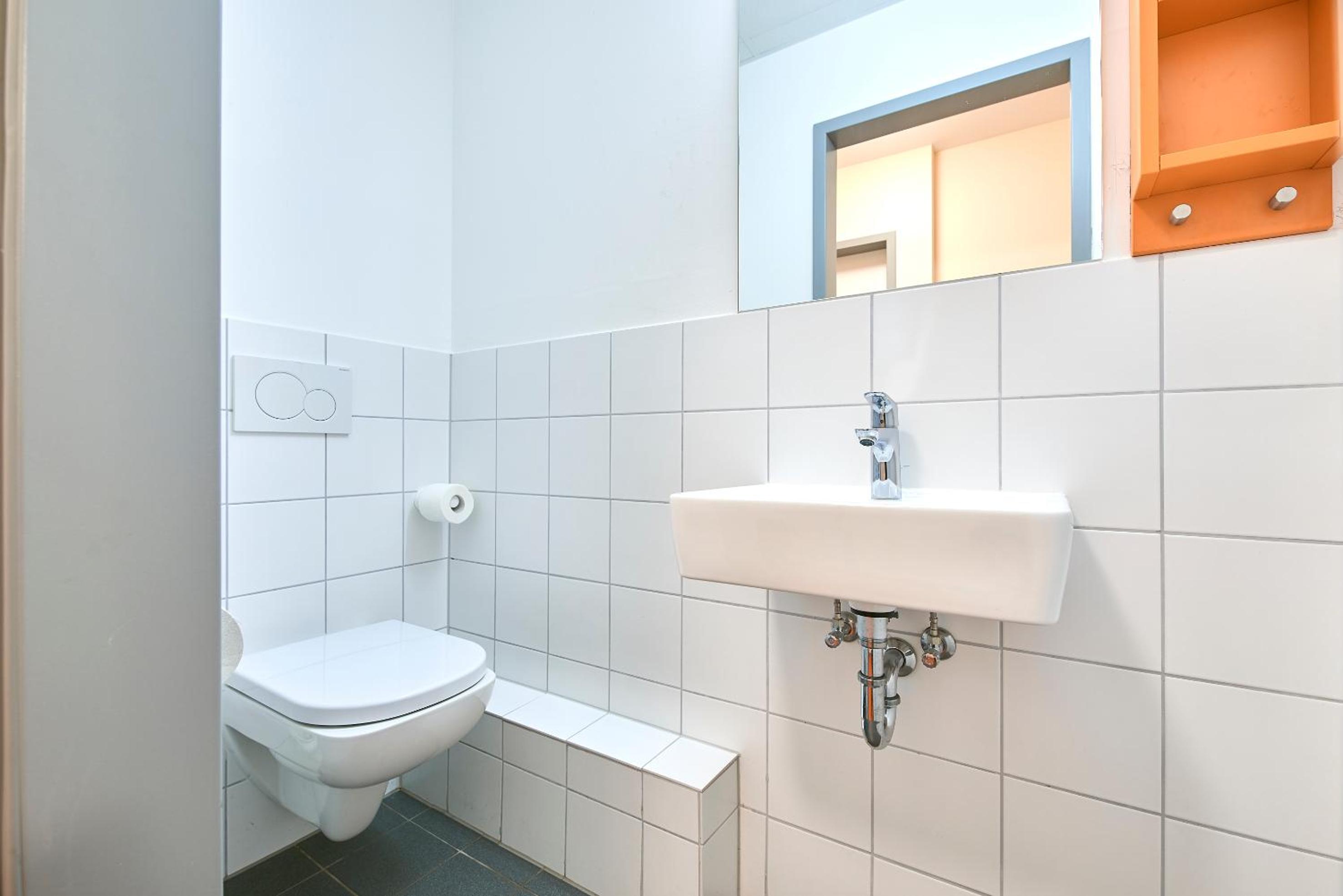 Single Room with Bathroom photo 2