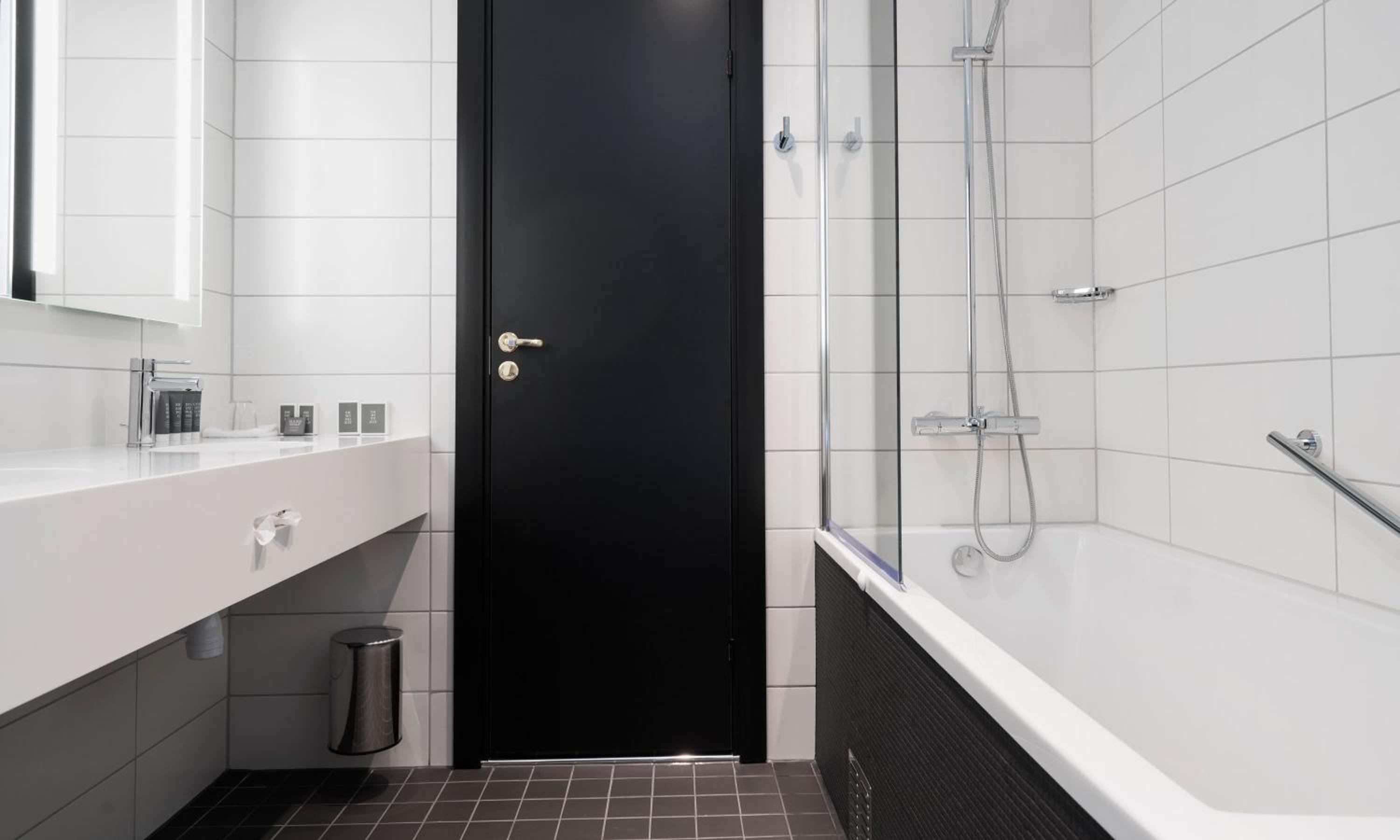 Suite - Photo 2