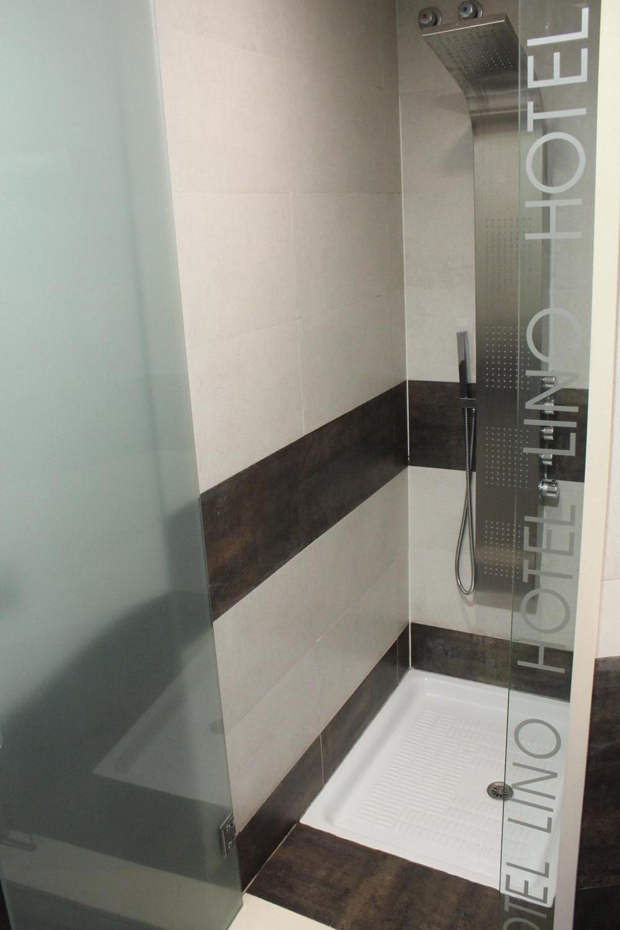 Superior Double or Twin Room - Photo 10