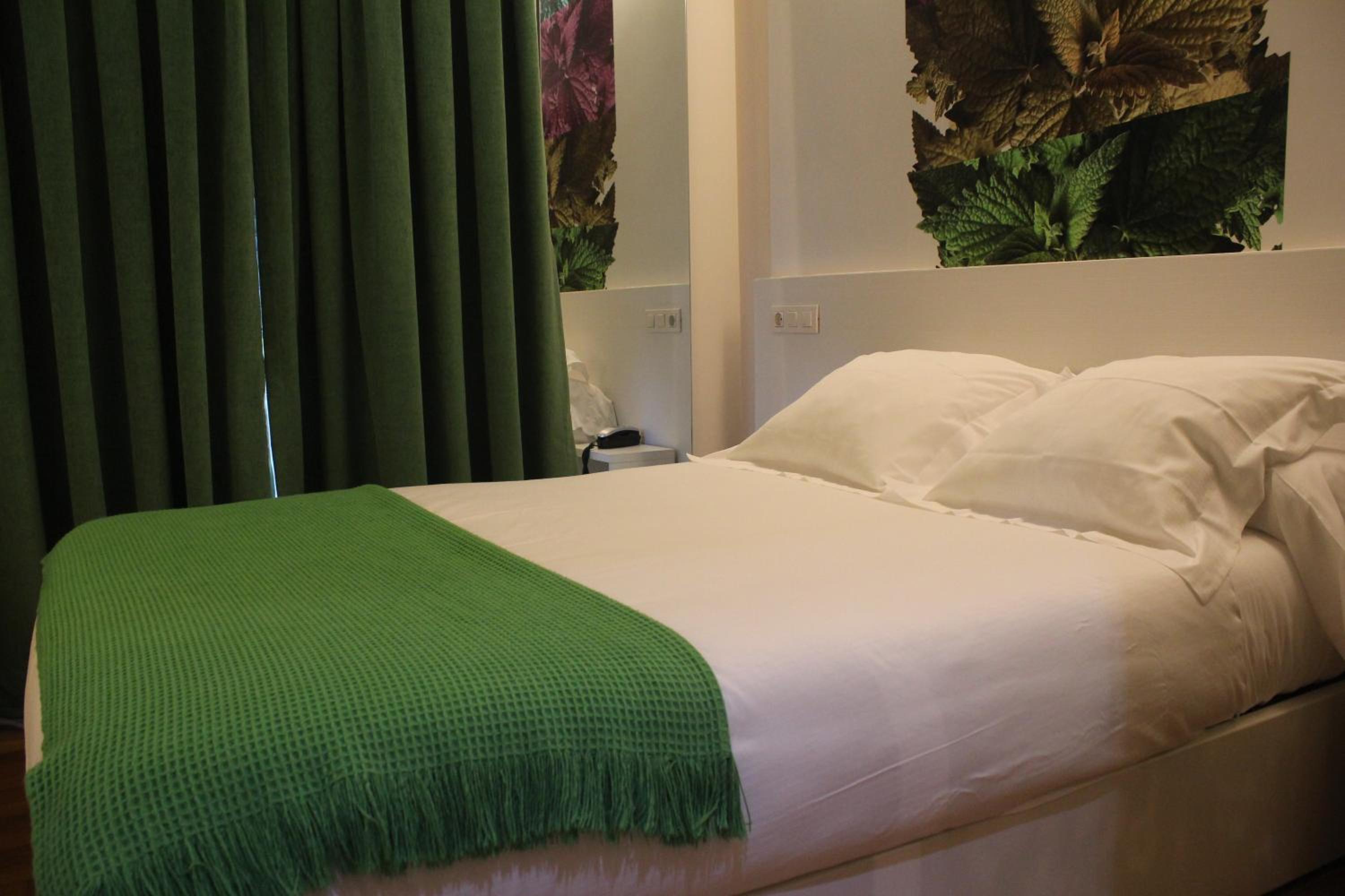 Superior Double or Twin Room - Photo 12