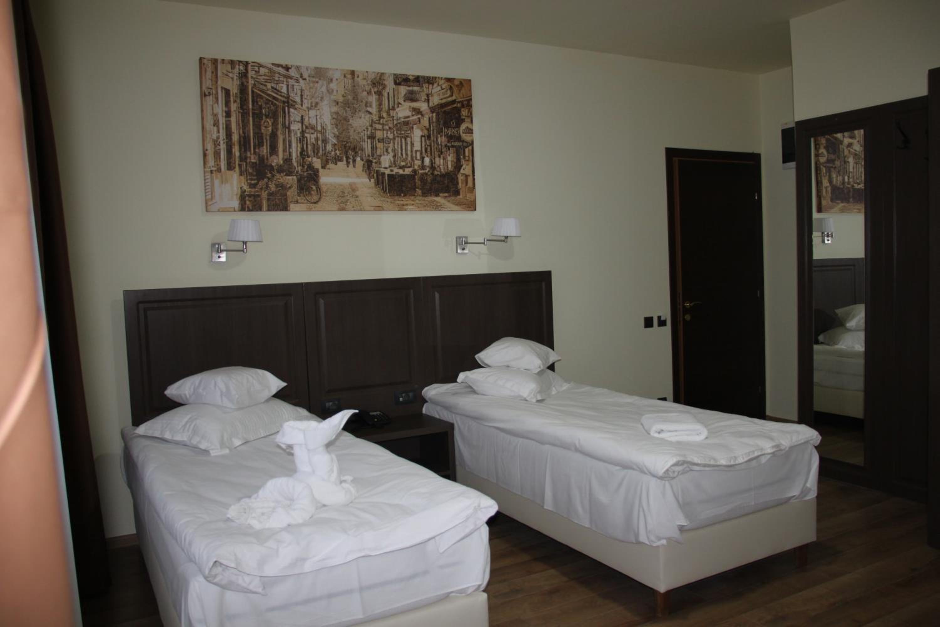 Superior Double or Twin Room - Photo 1