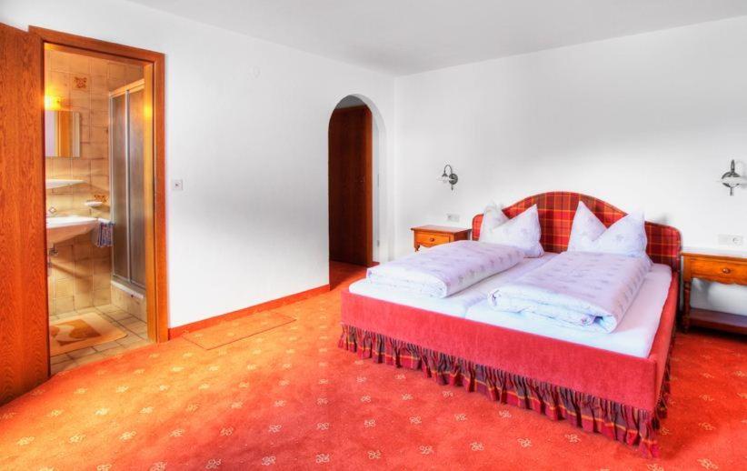 One-Bedroom Apartment with Balcony photo 1