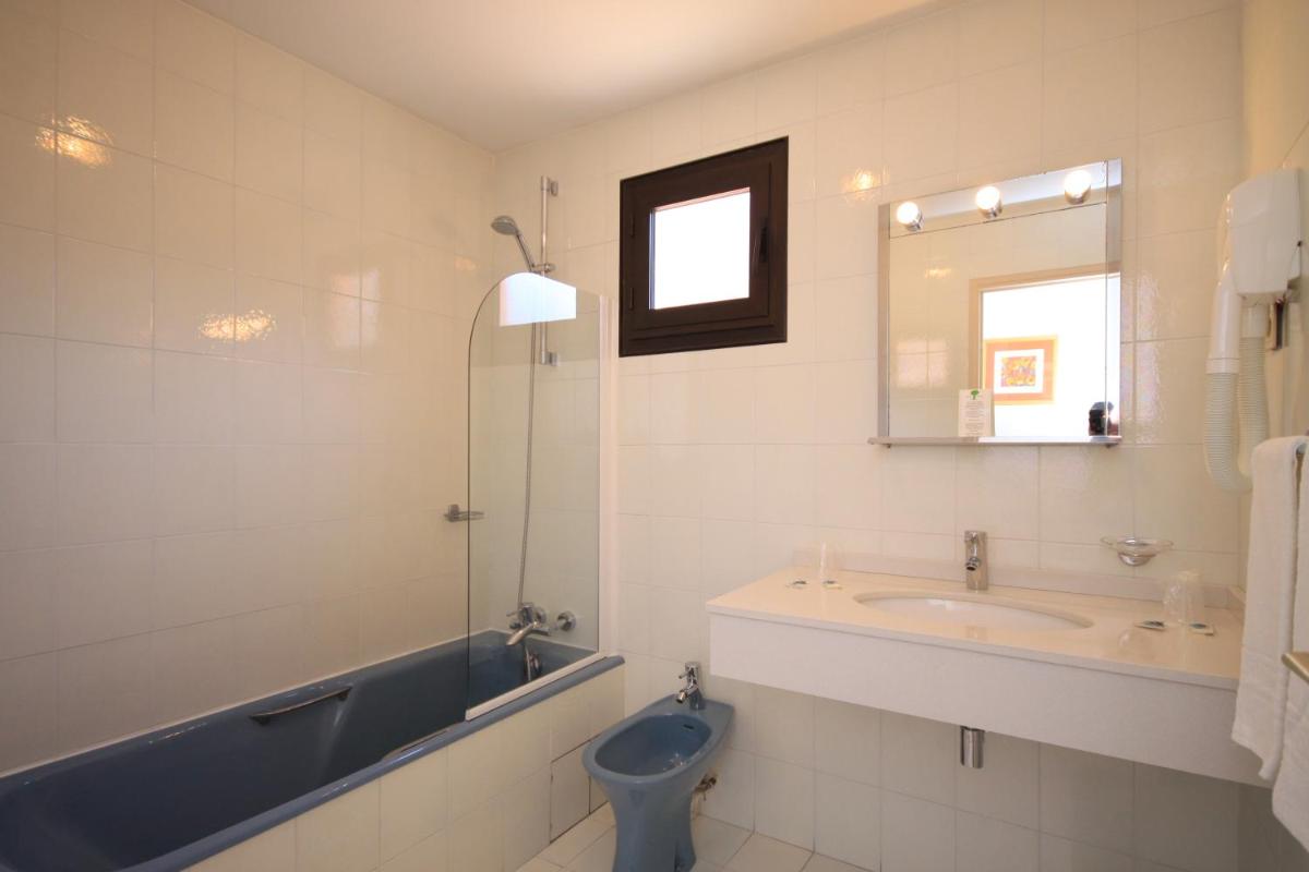 Triple Room with Sea View photo 3