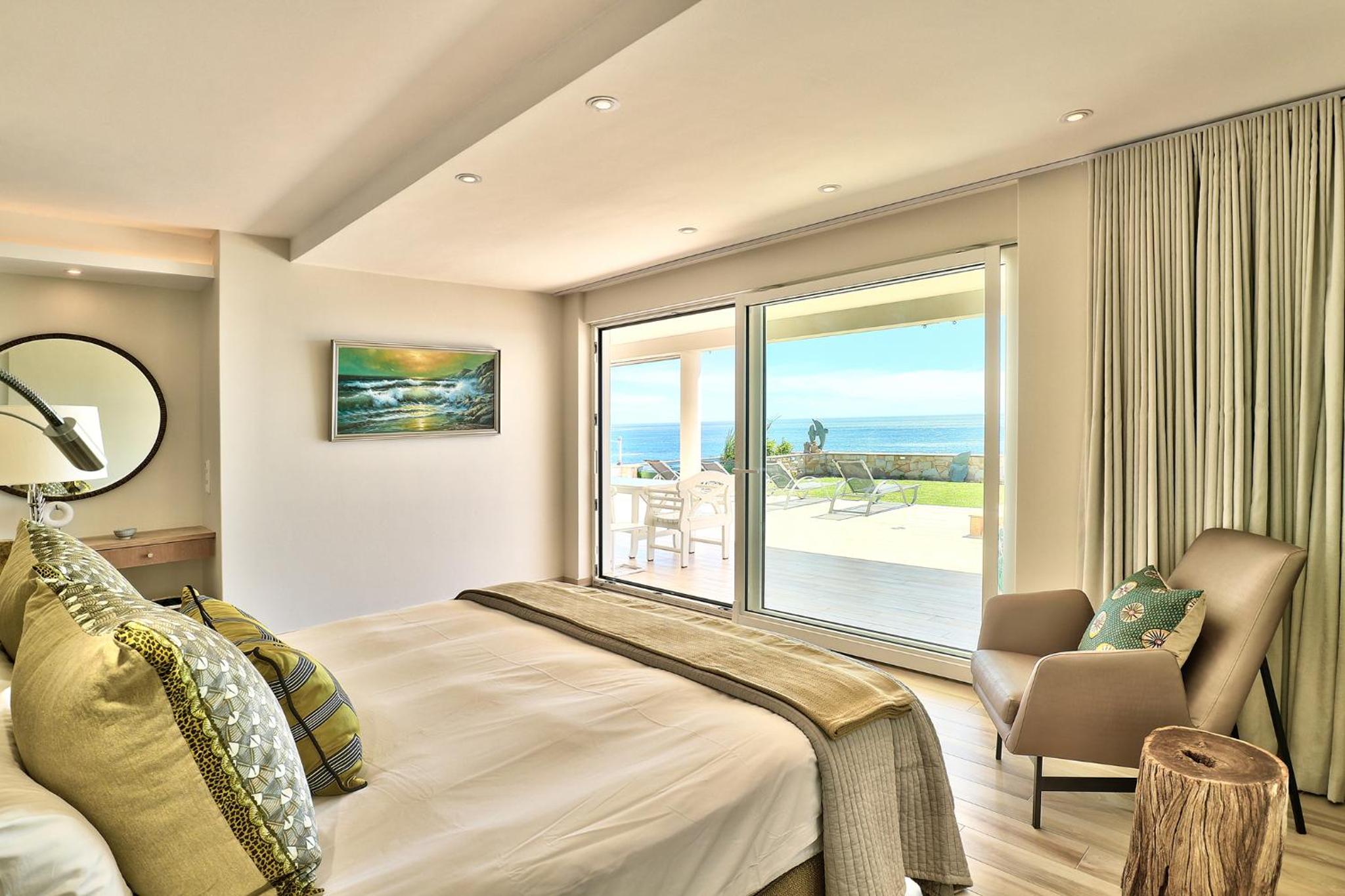 One-Bedroom Apartment with Private Pool and Sea View