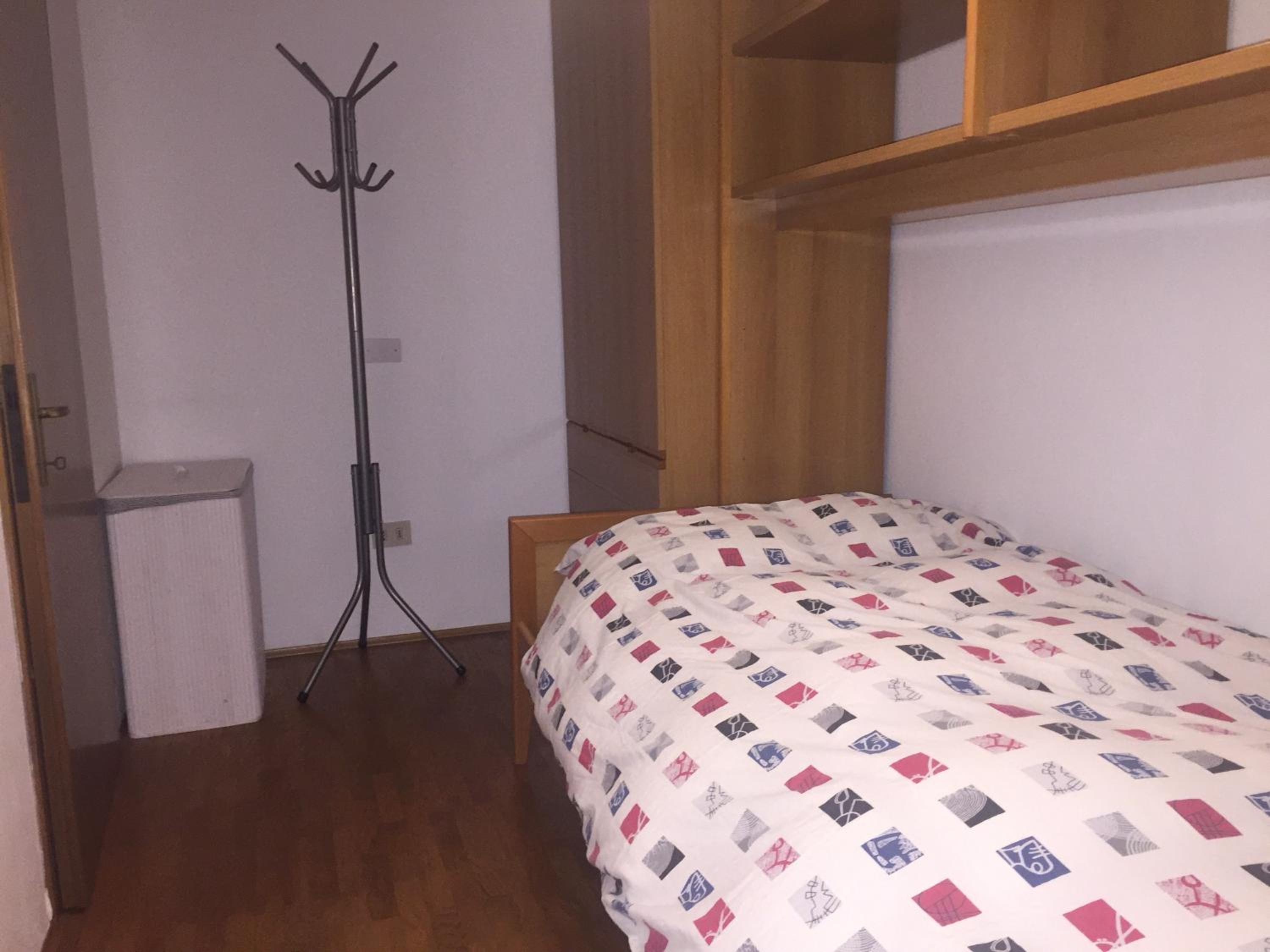 Standard Single Room With Shared Bathroom photo 3