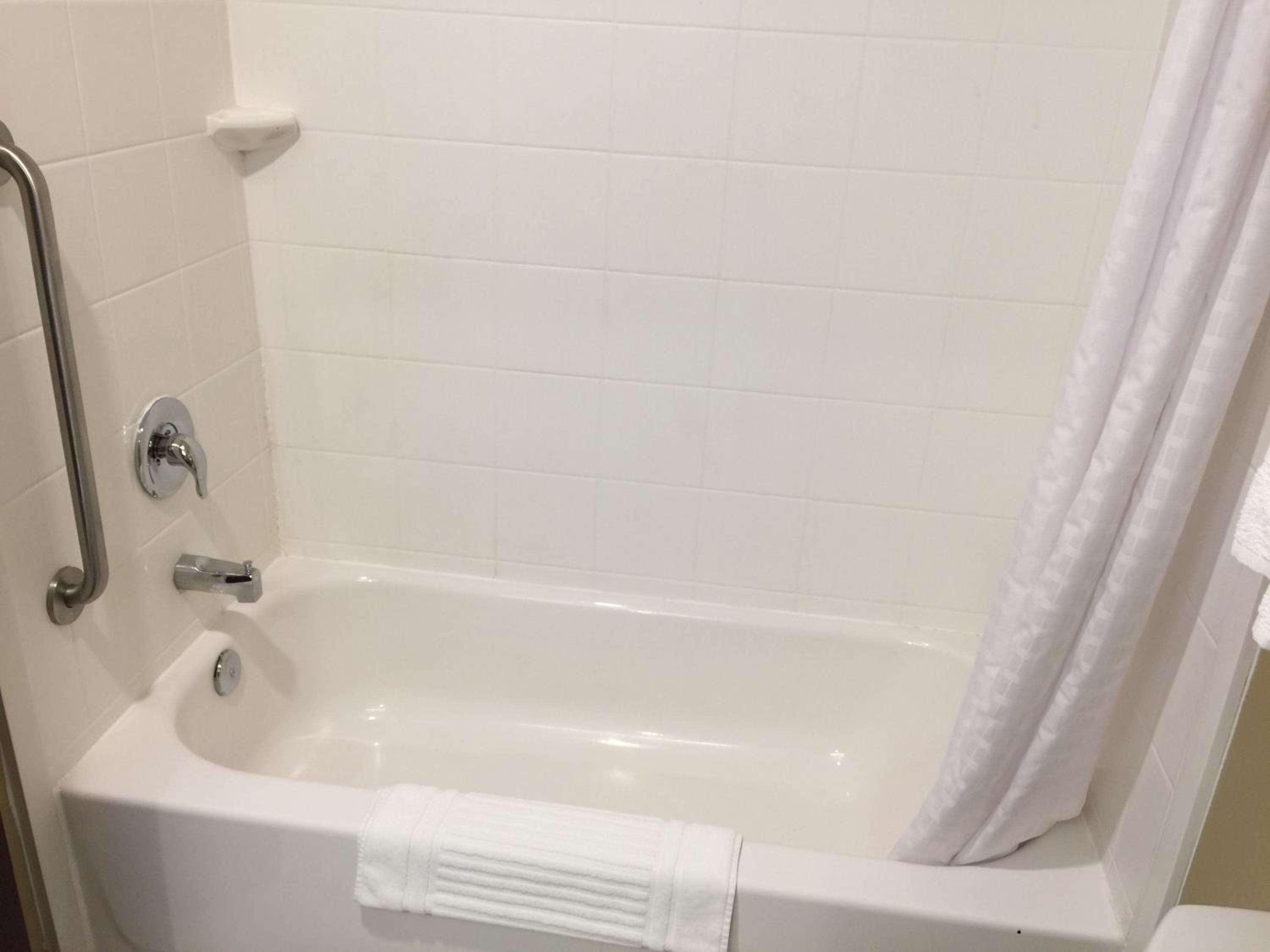 Suite King with Sofa Bed and Bath Tub - Photo 6